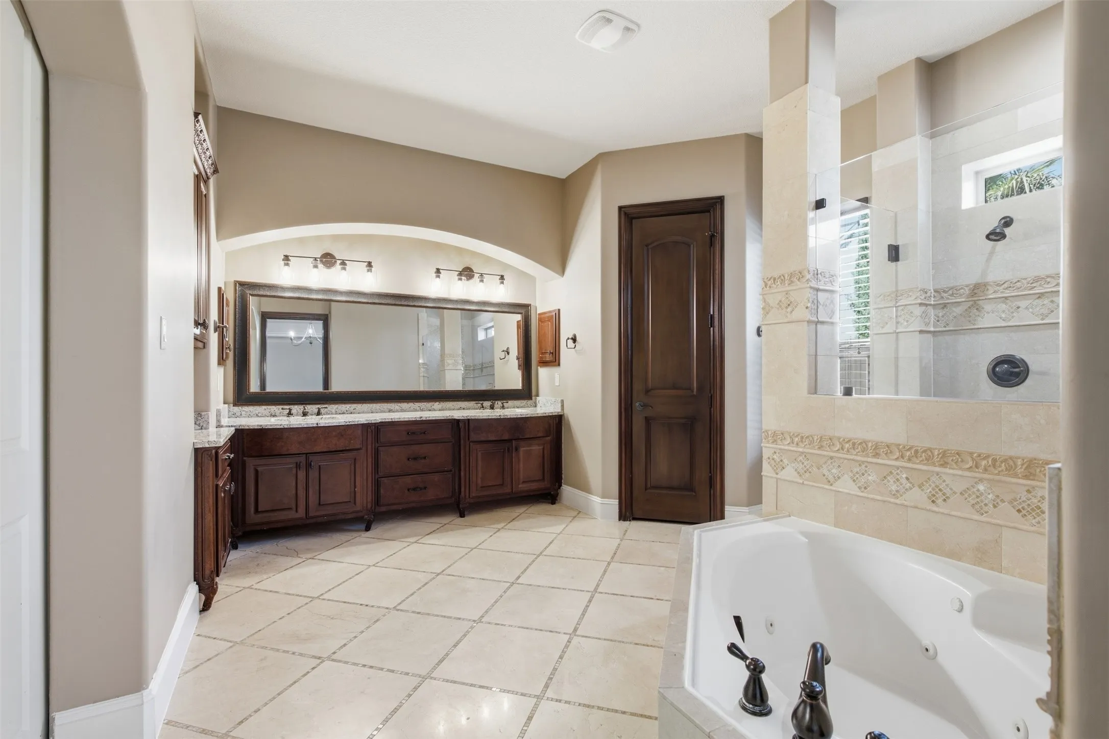 Single Family Residence For Sale in Denton County , 4012 Glenhurst Lane, Frisco, Texas 75033, 5 Bedroom, 6 Bathroom, 3 Garage spaces, 4,777 Sqft, built in 2009, mls#21402806, Real Estate Agent in Frisco, Homes For Sale in Denton county, Homes For Sale in Frisco, Realtor in Frisco Texas, Real Estate Brokerage Independent Realty Texas, Luminita Cordes Realtor