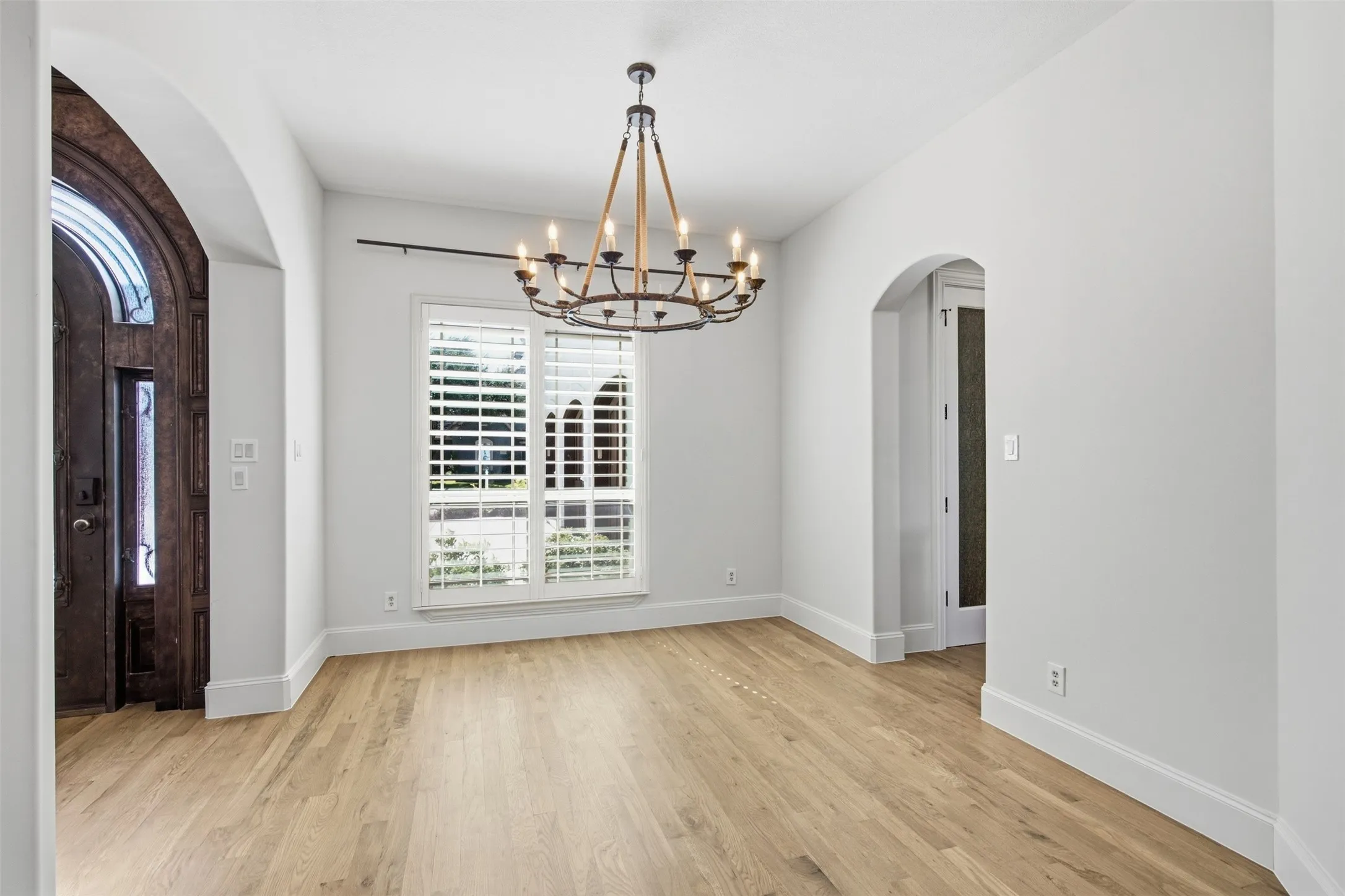 Single Family Residence For Sale in Denton County , 4012 Glenhurst Lane, Frisco, Texas 75033, 5 Bedroom, 6 Bathroom, 3 Garage spaces, 4,777 Sqft, built in 2009, mls#21402806, Real Estate Agent in Frisco, Homes For Sale in Denton county, Homes For Sale in Frisco, Realtor in Frisco Texas, Real Estate Brokerage Independent Realty Texas, Luminita Cordes Realtor