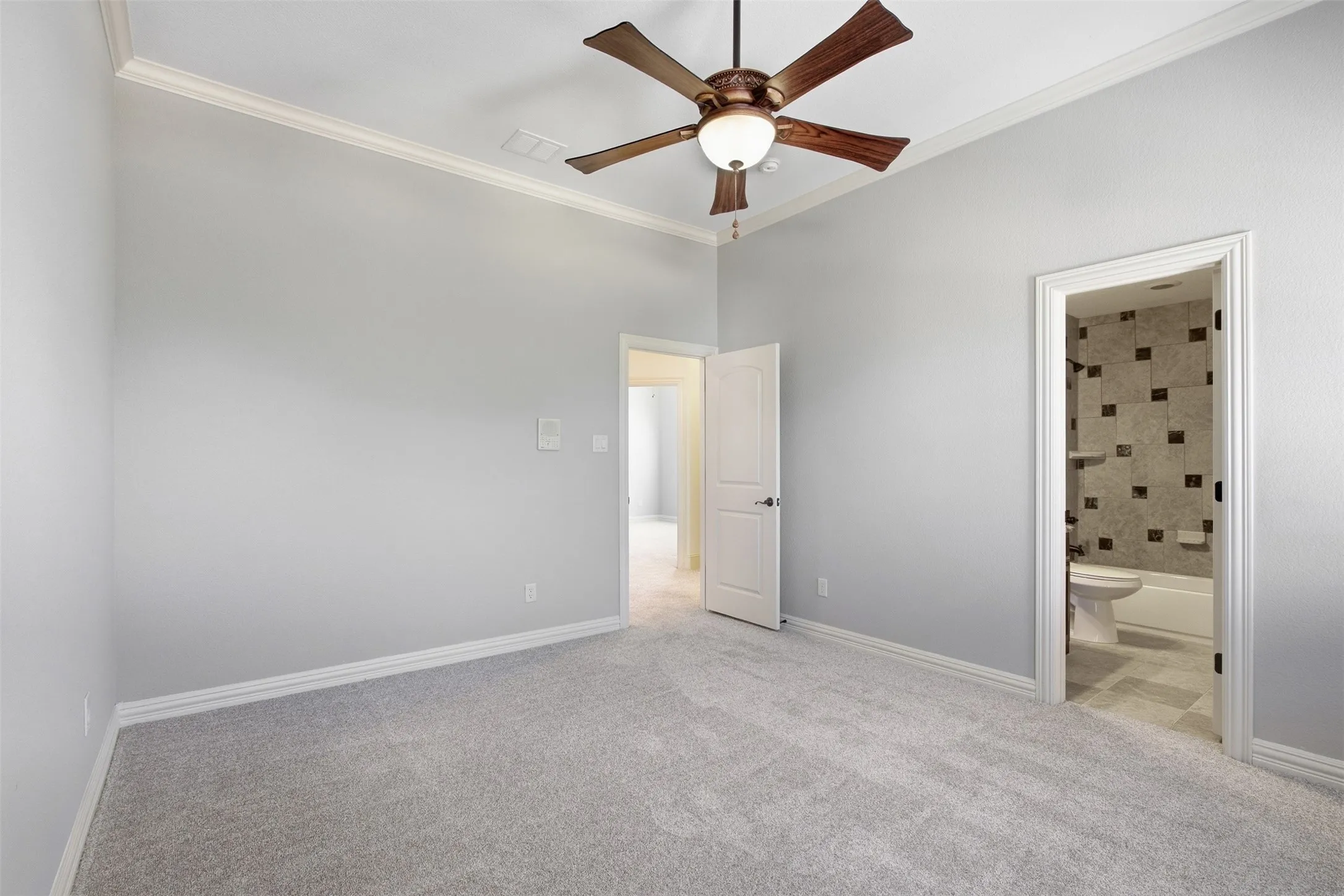 Single Family Residence For Sale in Denton County , 4012 Glenhurst Lane, Frisco, Texas 75033, 5 Bedroom, 6 Bathroom, 3 Garage spaces, 4,777 Sqft, built in 2009, mls#21402806, Real Estate Agent in Frisco, Homes For Sale in Denton county, Homes For Sale in Frisco, Realtor in Frisco Texas, Real Estate Brokerage Independent Realty Texas, Luminita Cordes Realtor