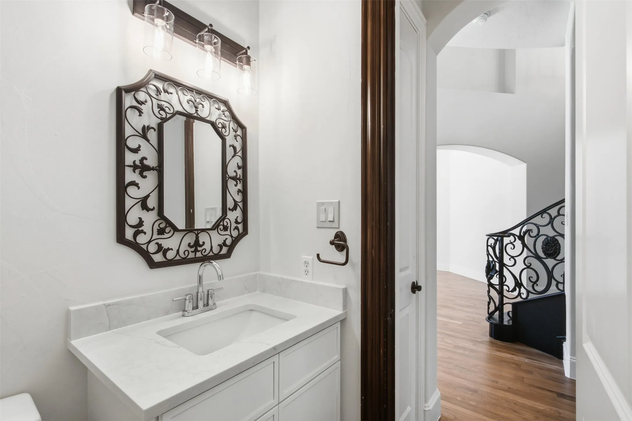 Single Family Residence For Sale in Denton County , 4012 Glenhurst Lane, Frisco, Texas 75033, 5 Bedroom, 6 Bathroom, 3 Garage spaces, 4,777 Sqft, built in 2009, mls#21402806, Real Estate Agent in Frisco, Homes For Sale in Denton county, Homes For Sale in Frisco, Realtor in Frisco Texas, Real Estate Brokerage Independent Realty Texas, Luminita Cordes Realtor