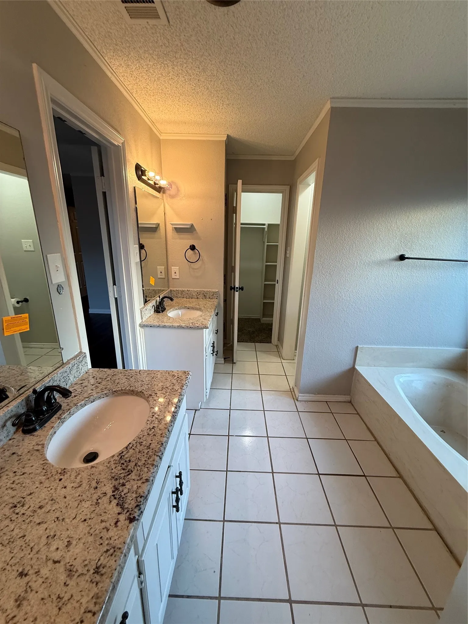 Single Family Residence For Sale in Tarrant County , 3407 Ruidoso Drive, Arlington, Texas 76017, 4 Bedroom, 4 Bathroom, 2 Garage spaces, 2,237 Sqft, built in 1983, mls#21406540, Real Estate Agent in Arlington, Homes For Sale in Tarrant county, Homes For Sale in Arlington, Realtor in Arlington Texas, Real Estate Brokerage Independent Realty Texas, Luminita Cordes Realtor