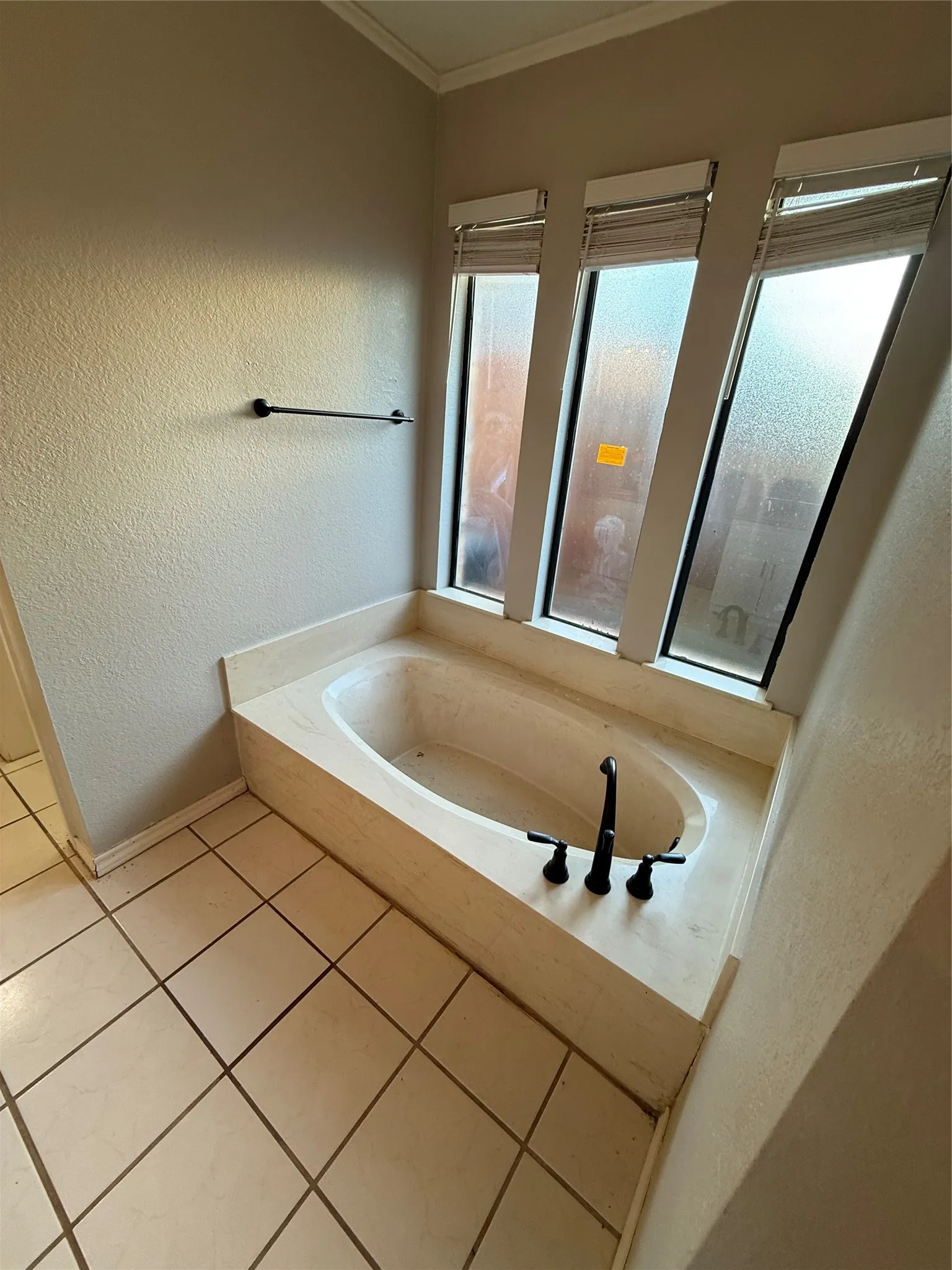 Single Family Residence For Sale in Tarrant County , 3407 Ruidoso Drive, Arlington, Texas 76017, 4 Bedroom, 4 Bathroom, 2 Garage spaces, 2,237 Sqft, built in 1983, mls#21406540, Real Estate Agent in Arlington, Homes For Sale in Tarrant county, Homes For Sale in Arlington, Realtor in Arlington Texas, Real Estate Brokerage Independent Realty Texas, Luminita Cordes Realtor