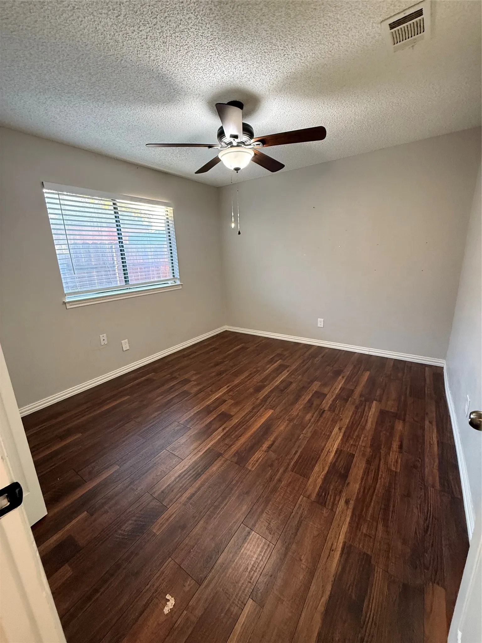 Single Family Residence For Sale in Tarrant County , 3407 Ruidoso Drive, Arlington, Texas 76017, 4 Bedroom, 4 Bathroom, 2 Garage spaces, 2,237 Sqft, built in 1983, mls#21406540, Real Estate Agent in Arlington, Homes For Sale in Tarrant county, Homes For Sale in Arlington, Realtor in Arlington Texas, Real Estate Brokerage Independent Realty Texas, Luminita Cordes Realtor