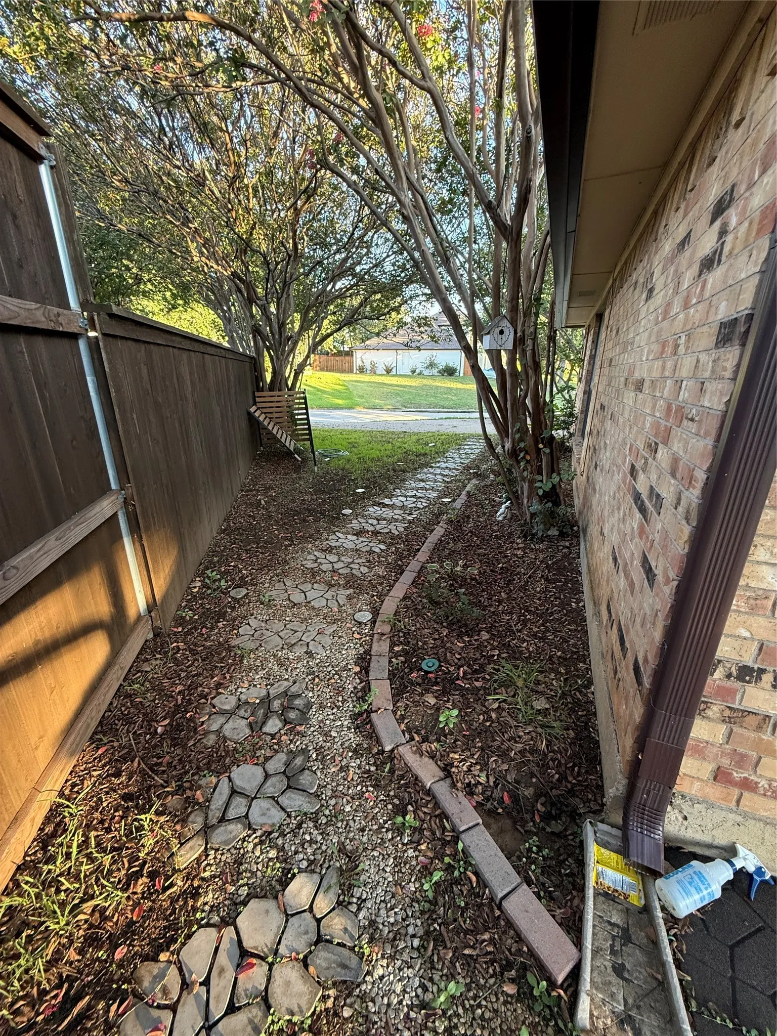 Single Family Residence For Sale in Tarrant County , 3407 Ruidoso Drive, Arlington, Texas 76017, 4 Bedroom, 4 Bathroom, 2 Garage spaces, 2,237 Sqft, built in 1983, mls#21406540, Real Estate Agent in Arlington, Homes For Sale in Tarrant county, Homes For Sale in Arlington, Realtor in Arlington Texas, Real Estate Brokerage Independent Realty Texas, Luminita Cordes Realtor