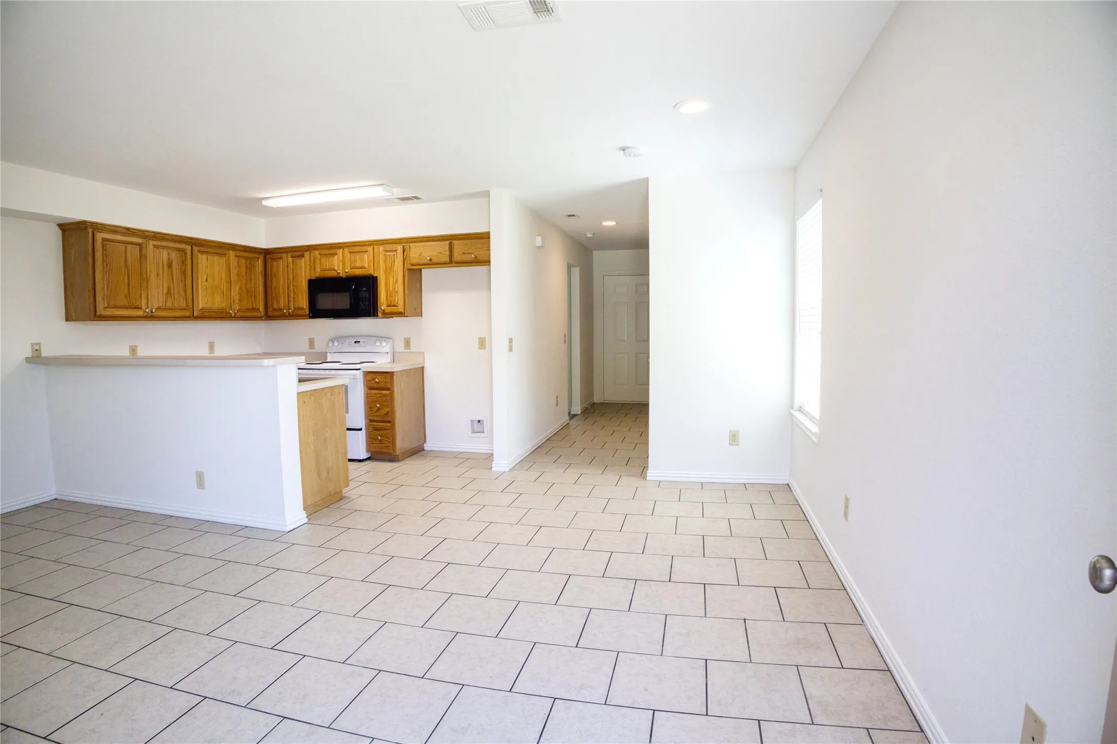 Duplex For Rent in Grayson County , 1708 S Waco Street, Van Alstyne, Texas 75495, 3 Bedroom, 2 Bathroom, 1 Garage spaces, 1,242 Sqft, built in 2013, mls#21406528, Real Estate Agent in Van Alstyne, Homes For Rent in Grayson county, Homes For Rent in Van Alstyne, Realtor in Van Alstyne Texas, Real Estate Brokerage Independent Realty Texas, Luminita Cordes Realtor