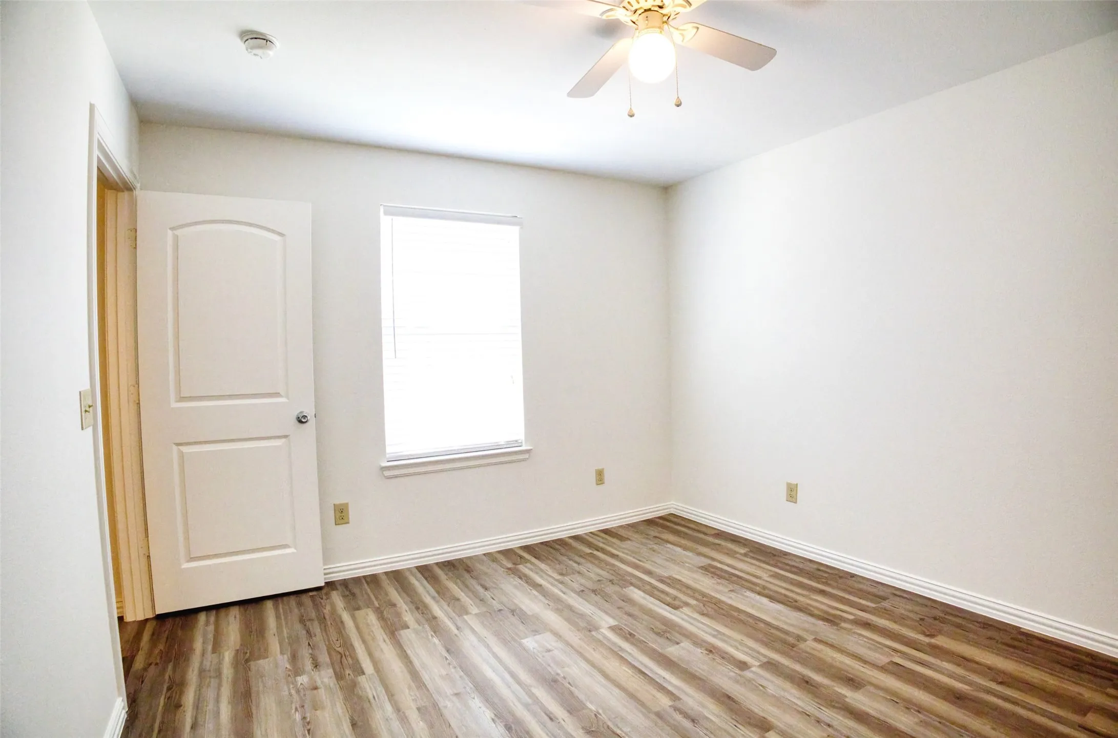 Duplex For Rent in Grayson County , 1708 S Waco Street, Van Alstyne, Texas 75495, 3 Bedroom, 2 Bathroom, 1 Garage spaces, 1,242 Sqft, built in 2013, mls#21406528, Real Estate Agent in Van Alstyne, Homes For Rent in Grayson county, Homes For Rent in Van Alstyne, Realtor in Van Alstyne Texas, Real Estate Brokerage Independent Realty Texas, Luminita Cordes Realtor