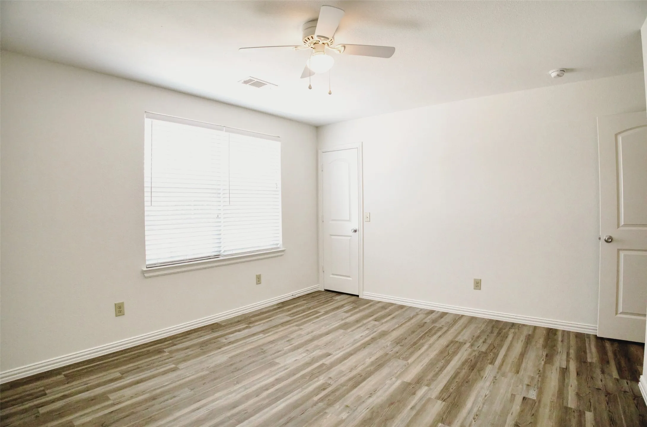 Duplex For Rent in Grayson County , 1708 S Waco Street, Van Alstyne, Texas 75495, 3 Bedroom, 2 Bathroom, 1 Garage spaces, 1,242 Sqft, built in 2013, mls#21406528, Real Estate Agent in Van Alstyne, Homes For Rent in Grayson county, Homes For Rent in Van Alstyne, Realtor in Van Alstyne Texas, Real Estate Brokerage Independent Realty Texas, Luminita Cordes Realtor