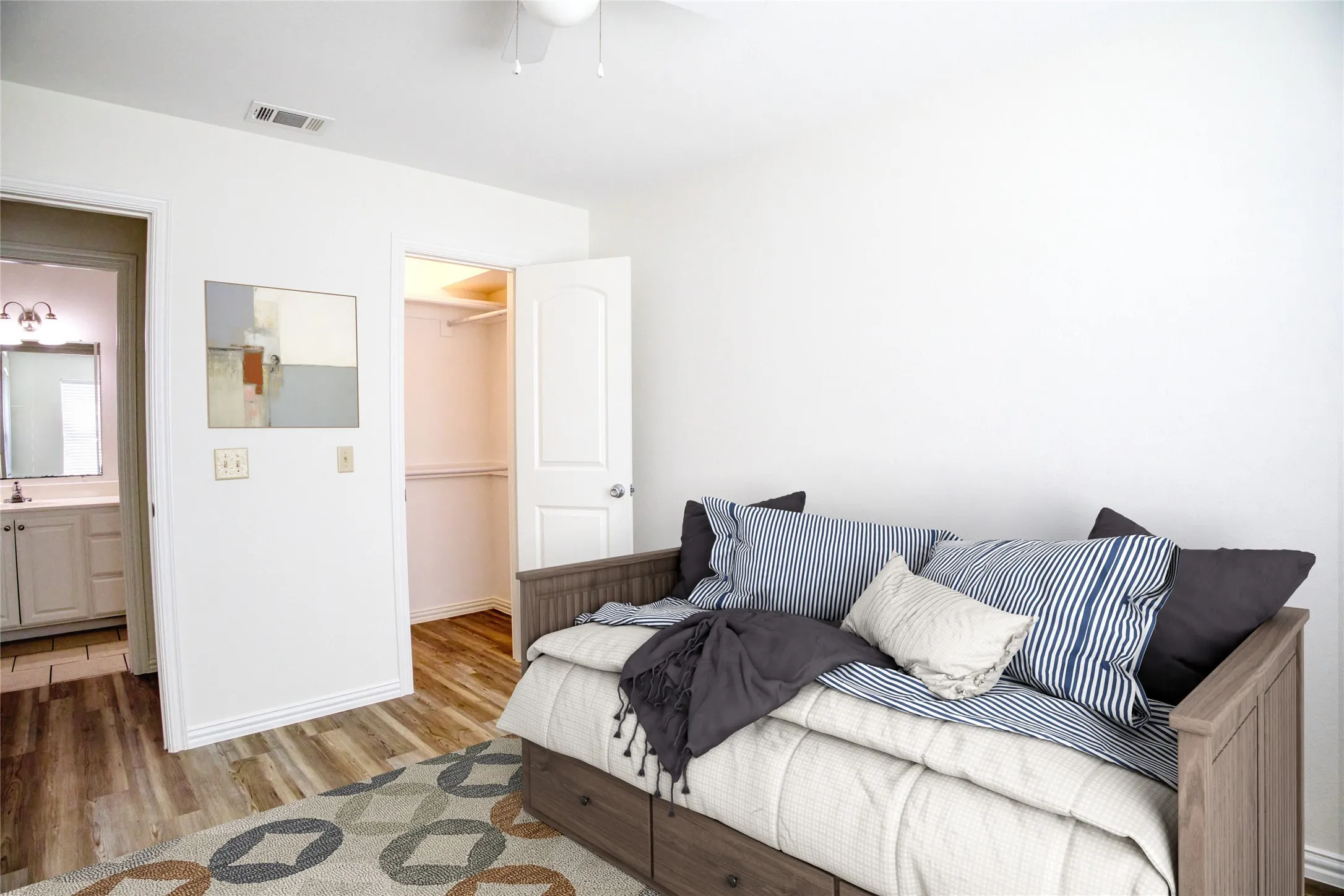Duplex For Rent in Grayson County , 1708 S Waco Street, Van Alstyne, Texas 75495, 3 Bedroom, 2 Bathroom, 1 Garage spaces, 1,242 Sqft, built in 2013, mls#21406528, Real Estate Agent in Van Alstyne, Homes For Rent in Grayson county, Homes For Rent in Van Alstyne, Realtor in Van Alstyne Texas, Real Estate Brokerage Independent Realty Texas, Luminita Cordes Realtor