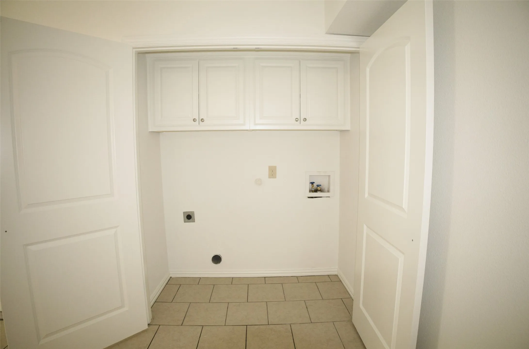 Duplex For Rent in Grayson County , 1708 S Waco Street, Van Alstyne, Texas 75495, 3 Bedroom, 2 Bathroom, 1 Garage spaces, 1,242 Sqft, built in 2013, mls#21406528, Real Estate Agent in Van Alstyne, Homes For Rent in Grayson county, Homes For Rent in Van Alstyne, Realtor in Van Alstyne Texas, Real Estate Brokerage Independent Realty Texas, Luminita Cordes Realtor