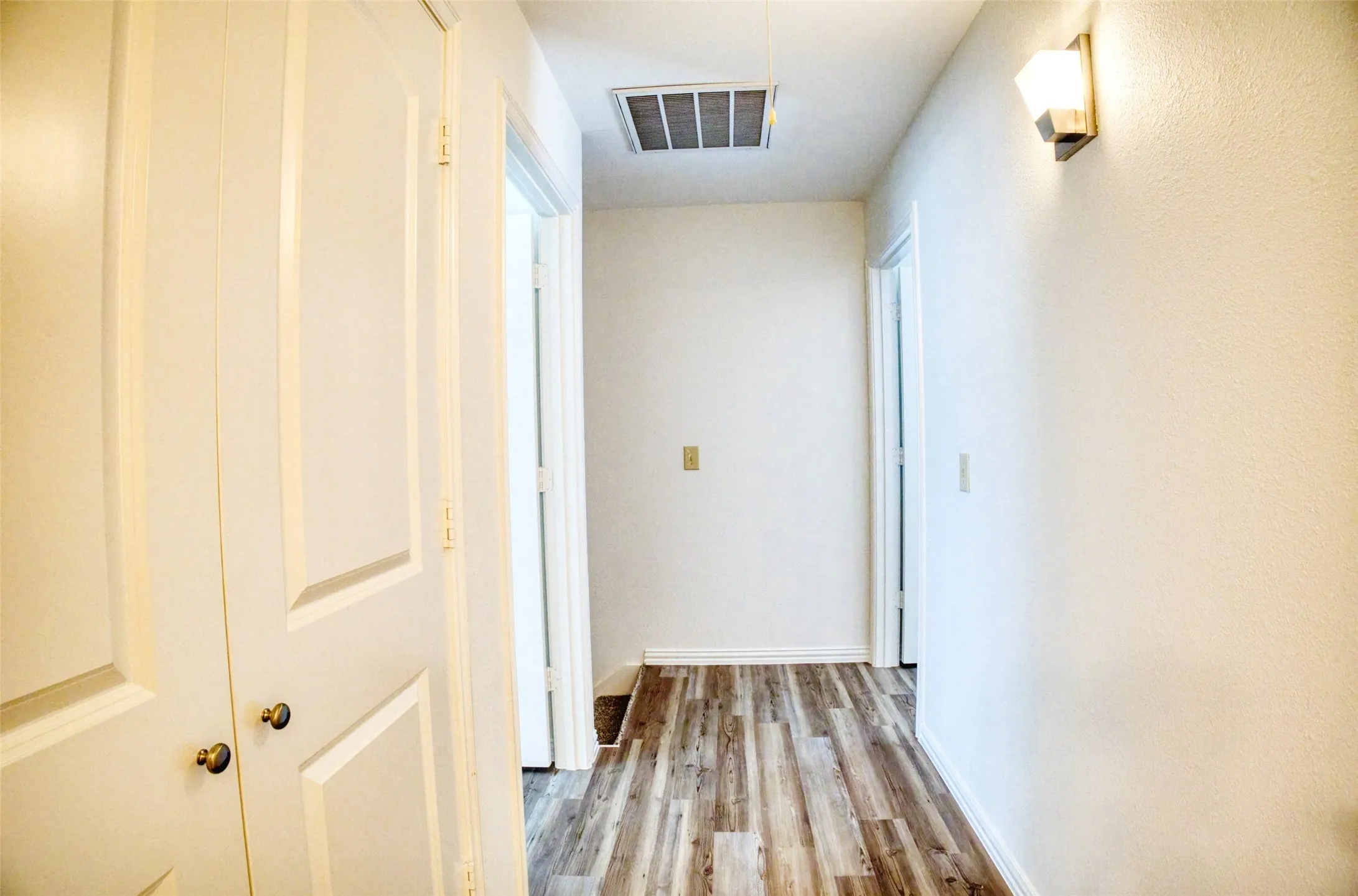 Duplex For Rent in Grayson County , 1708 S Waco Street, Van Alstyne, Texas 75495, 3 Bedroom, 2 Bathroom, 1 Garage spaces, 1,242 Sqft, built in 2013, mls#21406528, Real Estate Agent in Van Alstyne, Homes For Rent in Grayson county, Homes For Rent in Van Alstyne, Realtor in Van Alstyne Texas, Real Estate Brokerage Independent Realty Texas, Luminita Cordes Realtor