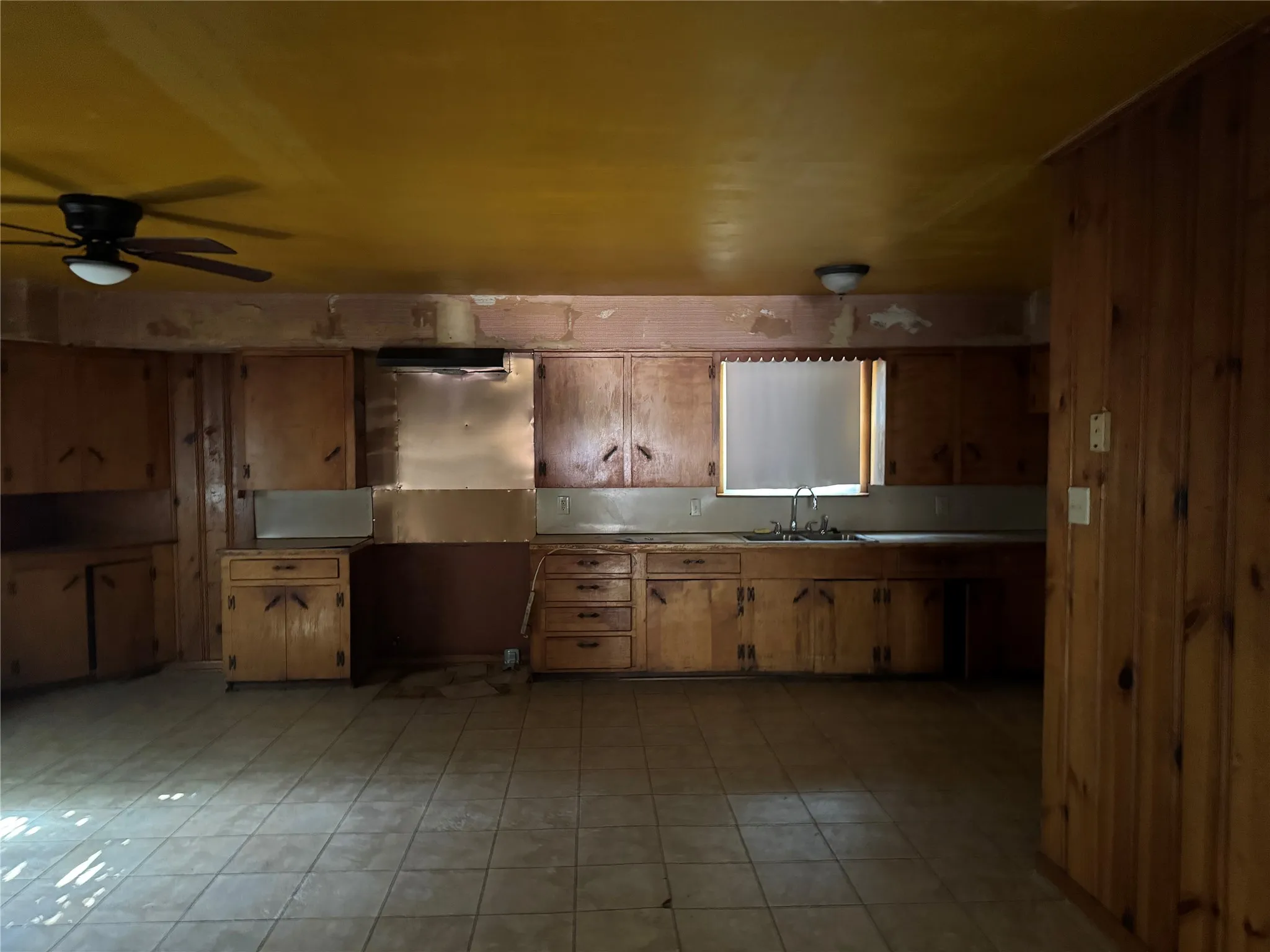 Large Kitchen Area