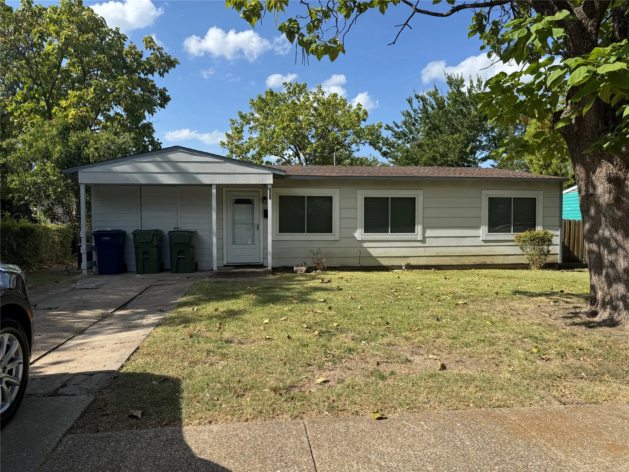 Single Family Residence For Sale in Dallas County , 241 Casalita Drive, Garland, Texas 75040, 3 Bedroom, 2 Bathroom, 2 Garage spaces, 1,311 Sqft, built in 1957, mls#21390957, Real Estate Agent in Garland, Homes For Sale in Dallas county, Homes For Sale in Garland, Realtor in Garland Texas, Real Estate Brokerage Independent Realty Texas, Luminita Cordes Realtor