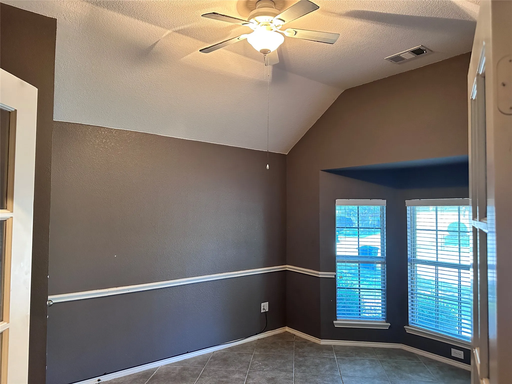 Single Family Residence For Rent in Denton County , 2428 Pheasant Drive, Little Elm, Texas 75068, 3 Bedroom, 2 Bathroom, 2 Garage spaces, 2,127 Sqft, built in 2002, mls#21406547, Real Estate Agent in Little Elm, Homes For Rent in Denton county, Homes For Rent in Little Elm, Realtor in Little Elm Texas, Real Estate Brokerage Independent Realty Texas, Luminita Cordes Realtor