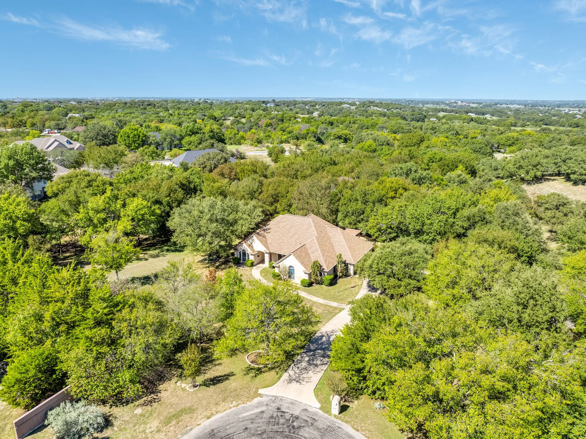 Single Family Residence For Sale in Parker County , 106 Woodhaven Court, Weatherford, Texas 76087, 4 Bedroom, 3 Bathroom, 3 Garage spaces, 2,090 Sqft, built in 2005, mls#21405963, Real Estate Agent in Weatherford, Homes For Sale in Parker county, Homes For Sale in Weatherford, Realtor in Weatherford Texas, Real Estate Brokerage Independent Realty Texas, Luminita Cordes Realtor