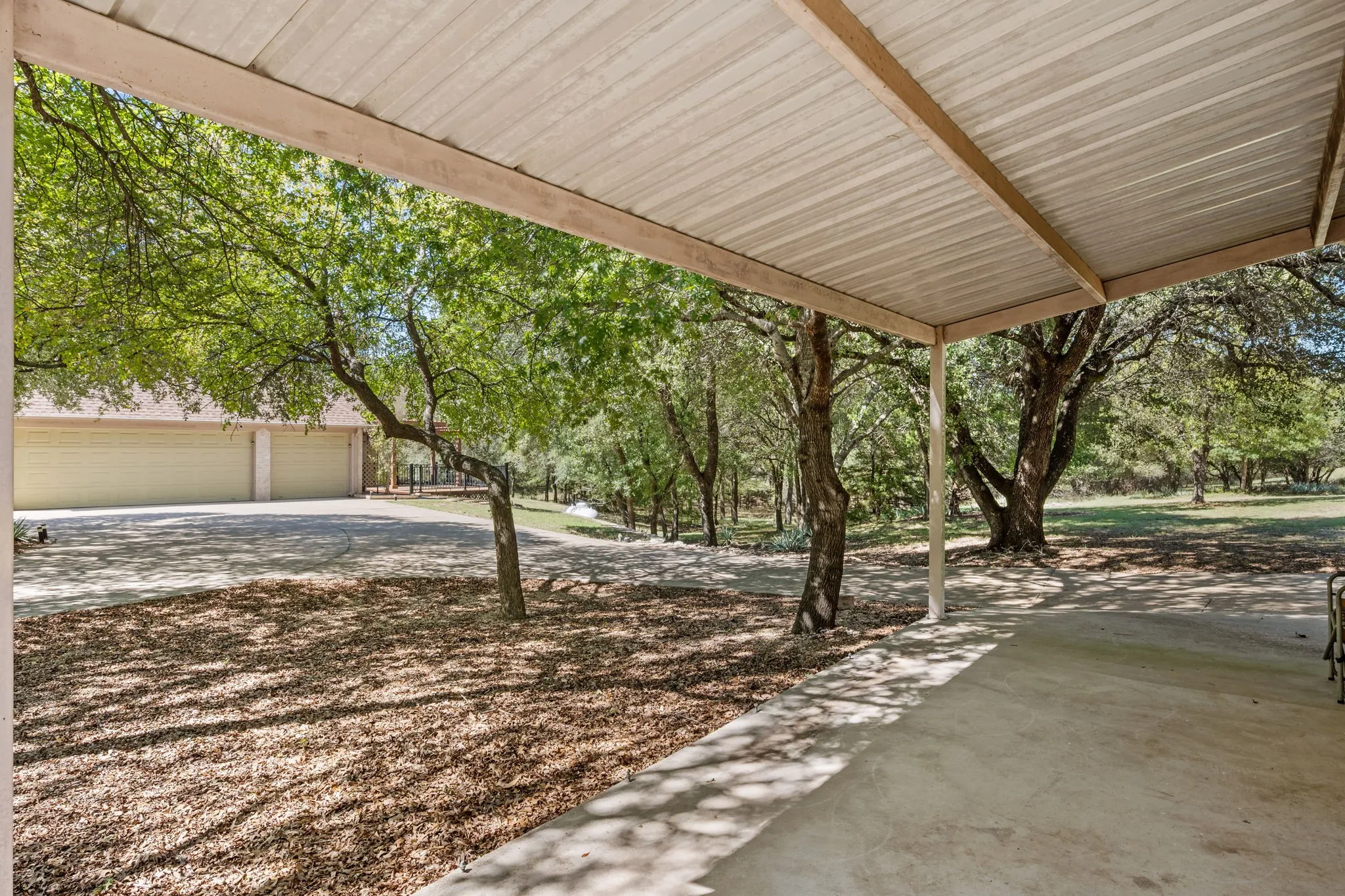 Single Family Residence For Sale in Parker County , 106 Woodhaven Court, Weatherford, Texas 76087, 4 Bedroom, 3 Bathroom, 3 Garage spaces, 2,090 Sqft, built in 2005, mls#21405963, Real Estate Agent in Weatherford, Homes For Sale in Parker county, Homes For Sale in Weatherford, Realtor in Weatherford Texas, Real Estate Brokerage Independent Realty Texas, Luminita Cordes Realtor