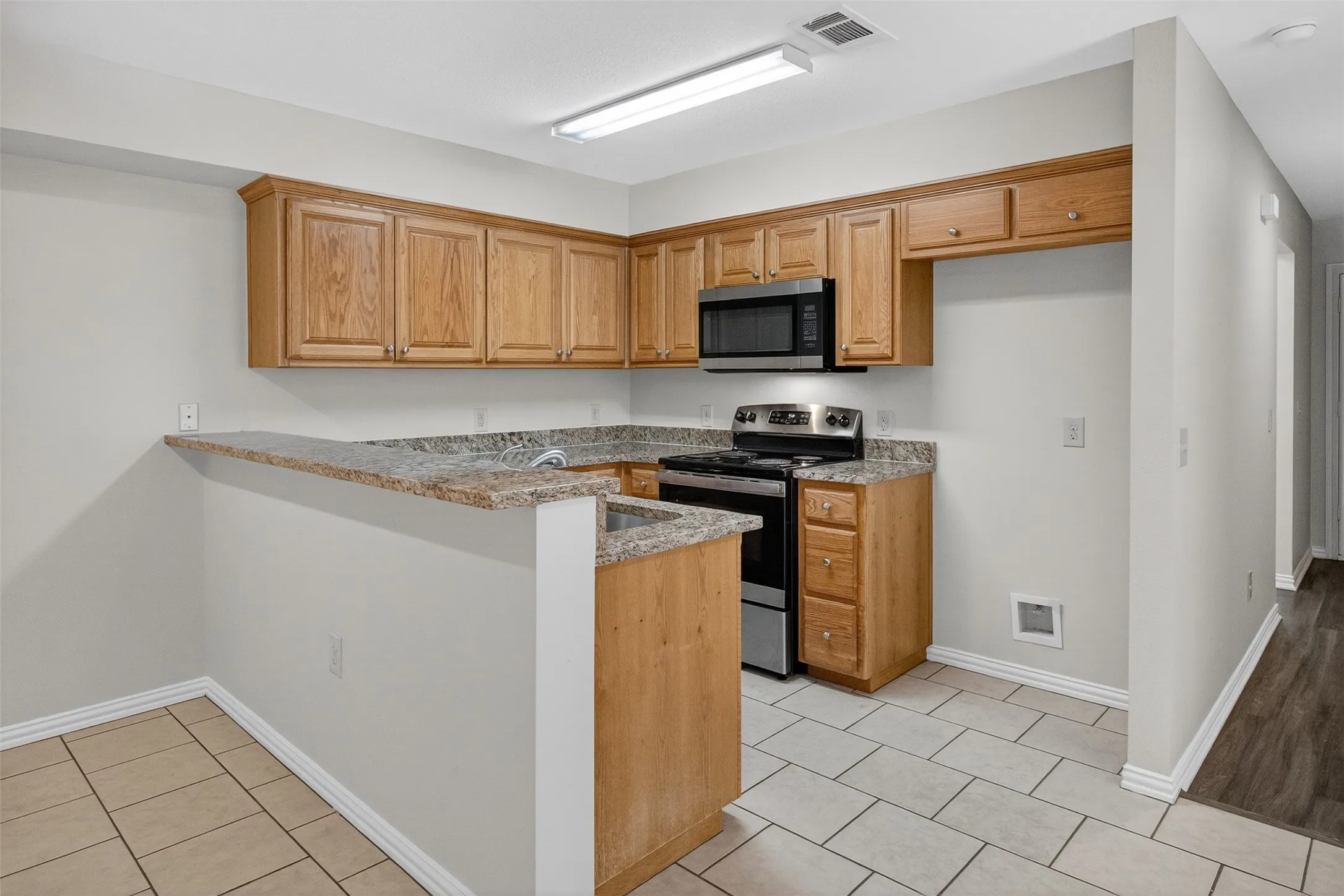 Duplex For Rent in Grayson County , 1712 S Waco Street, Van Alstyne, Texas 75495, 3 Bedroom, 2 Bathroom, 1 Garage spaces, 1,242 Sqft, built in 2013, mls#21406546, Real Estate Agent in Van Alstyne, Homes For Rent in Grayson county, Homes For Rent in Van Alstyne, Realtor in Van Alstyne Texas, Real Estate Brokerage Independent Realty Texas, Luminita Cordes Realtor