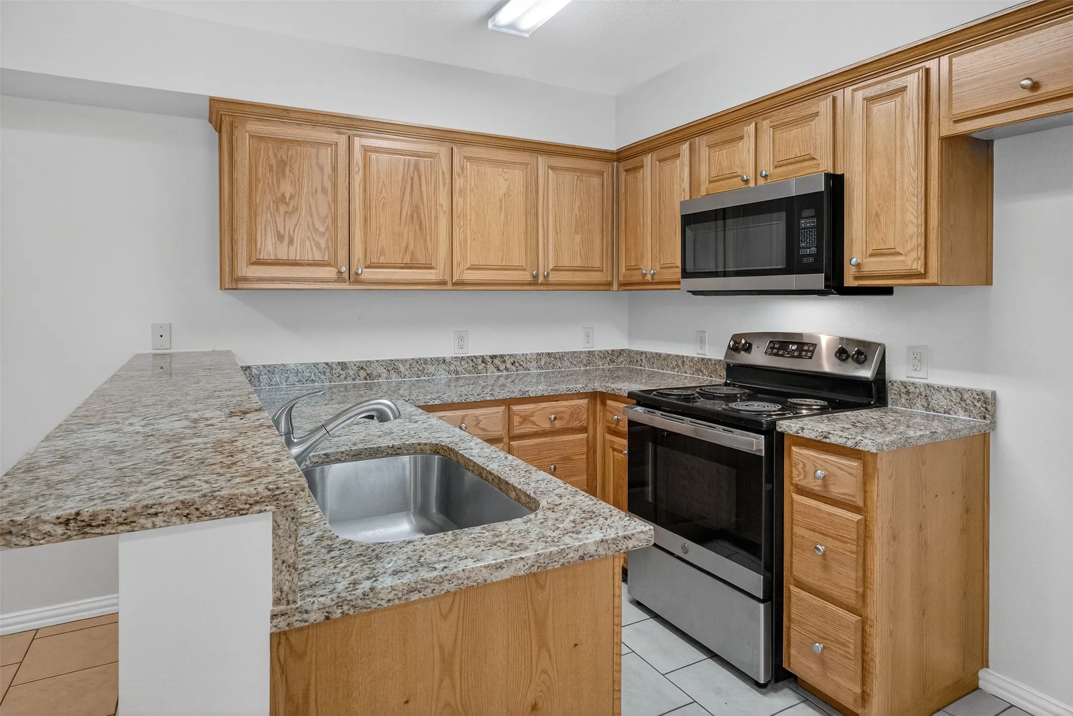 Duplex For Rent in Grayson County , 1712 S Waco Street, Van Alstyne, Texas 75495, 3 Bedroom, 2 Bathroom, 1 Garage spaces, 1,242 Sqft, built in 2013, mls#21406546, Real Estate Agent in Van Alstyne, Homes For Rent in Grayson county, Homes For Rent in Van Alstyne, Realtor in Van Alstyne Texas, Real Estate Brokerage Independent Realty Texas, Luminita Cordes Realtor
