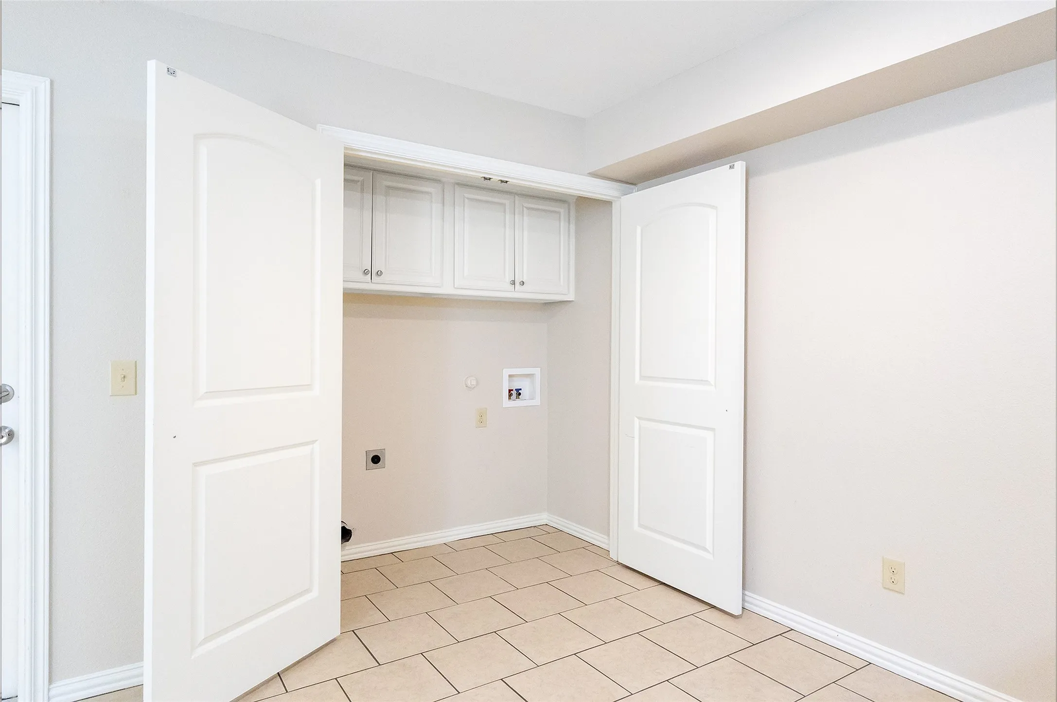 Duplex For Rent in Grayson County , 1712 S Waco Street, Van Alstyne, Texas 75495, 3 Bedroom, 2 Bathroom, 1 Garage spaces, 1,242 Sqft, built in 2013, mls#21406546, Real Estate Agent in Van Alstyne, Homes For Rent in Grayson county, Homes For Rent in Van Alstyne, Realtor in Van Alstyne Texas, Real Estate Brokerage Independent Realty Texas, Luminita Cordes Realtor