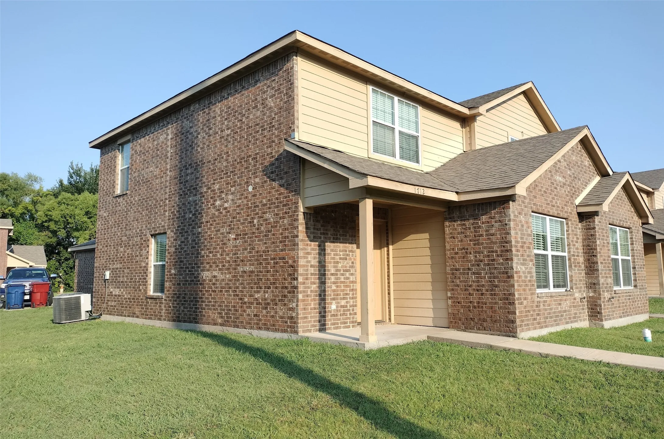 Duplex For Rent in Grayson County , 1712 S Waco Street, Van Alstyne, Texas 75495, 3 Bedroom, 2 Bathroom, 1 Garage spaces, 1,242 Sqft, built in 2013, mls#21406546, Real Estate Agent in Van Alstyne, Homes For Rent in Grayson county, Homes For Rent in Van Alstyne, Realtor in Van Alstyne Texas, Real Estate Brokerage Independent Realty Texas, Luminita Cordes Realtor