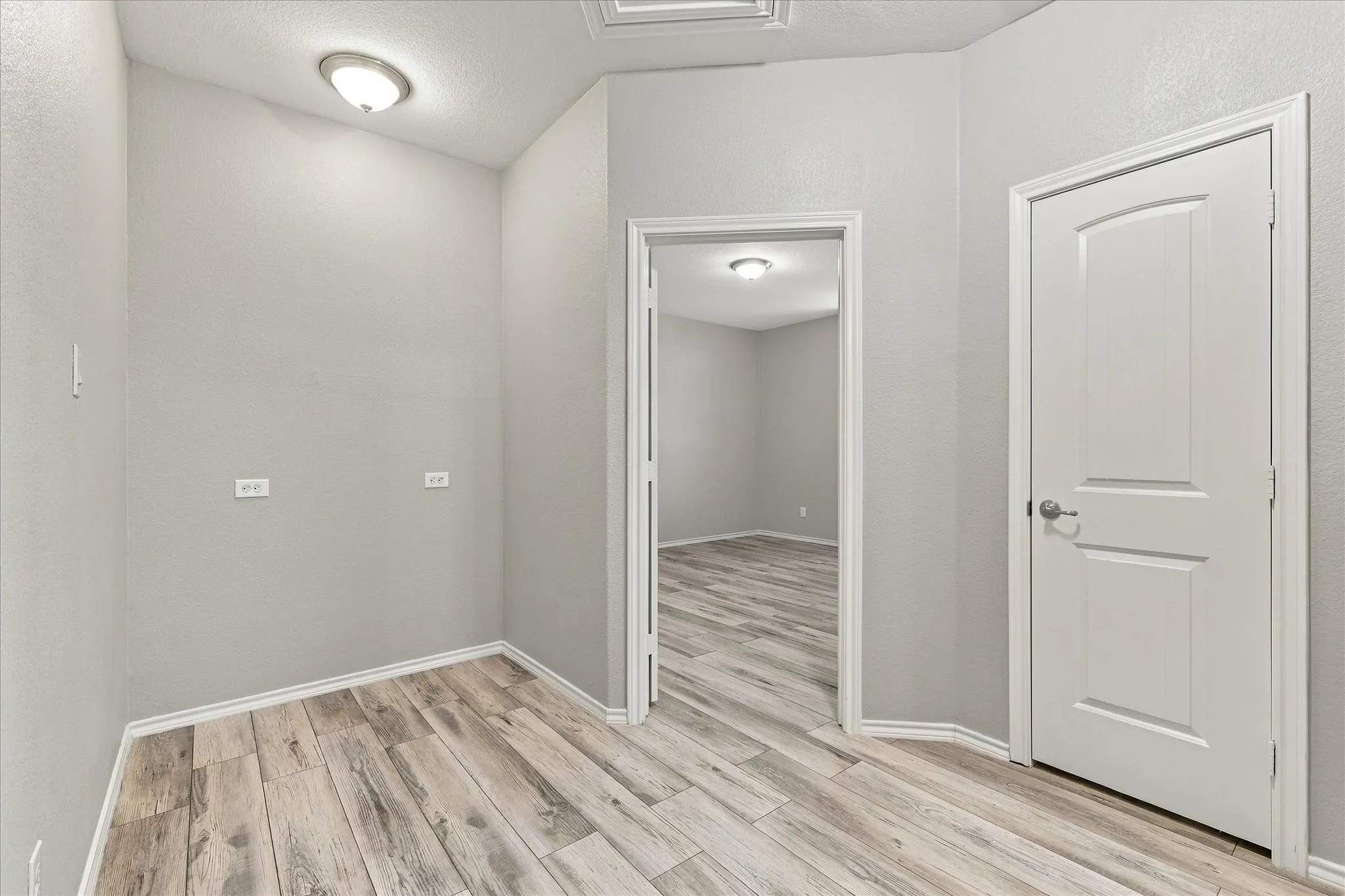 Single Family Residence For Sale in Tarrant County , 4716 Kendrick Peak Way, Fort Worth, Texas 76244, 4 Bedroom, 3 Bathroom, 2 Garage spaces, 2,975 Sqft, built in 2015, mls#21406551, Real Estate Agent in Fort Worth, Homes For Sale in Tarrant county, Homes For Sale in Fort Worth, Realtor in Fort Worth Texas, Real Estate Brokerage Independent Realty Texas, Luminita Cordes Realtor