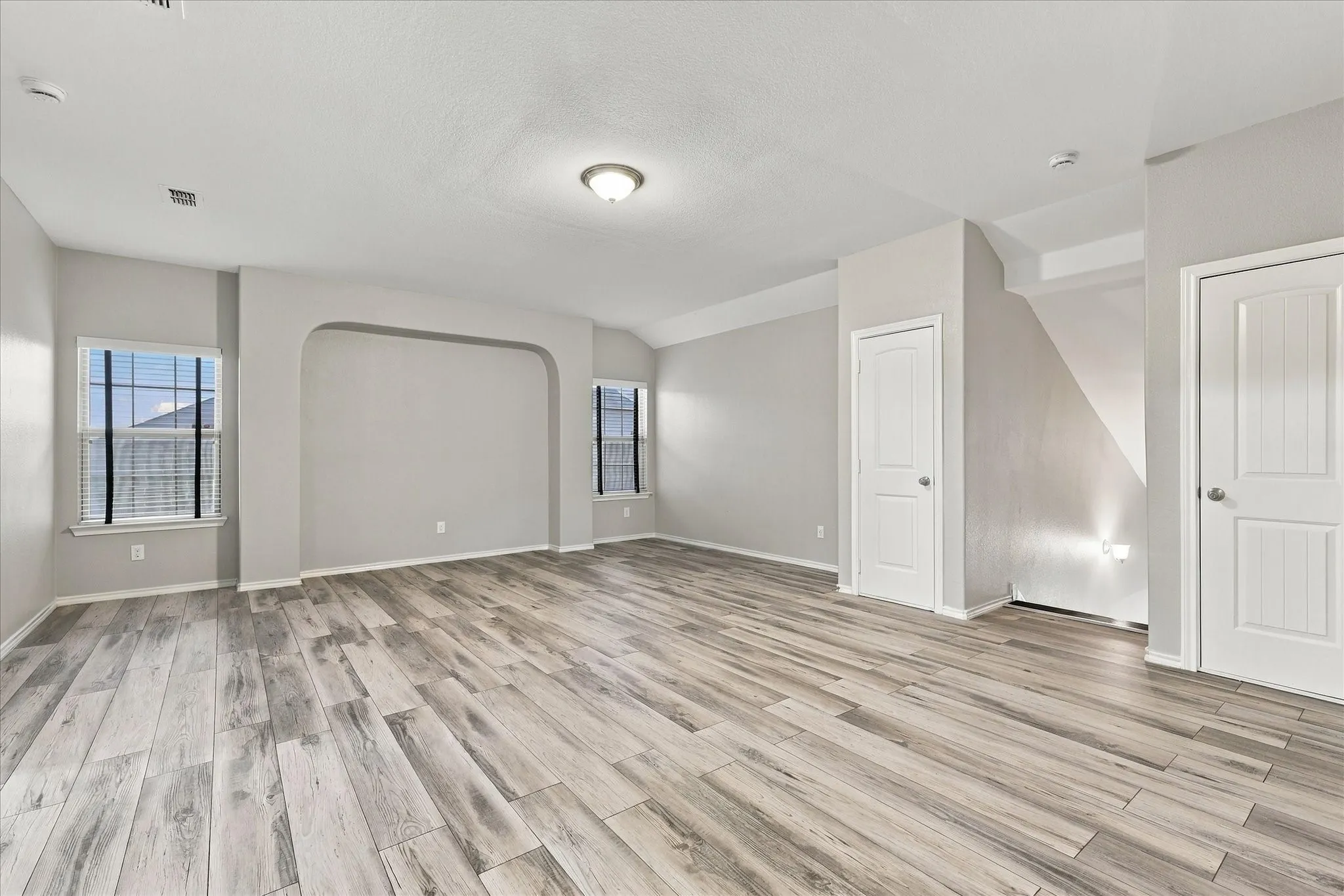 Single Family Residence For Sale in Tarrant County , 4716 Kendrick Peak Way, Fort Worth, Texas 76244, 4 Bedroom, 3 Bathroom, 2 Garage spaces, 2,975 Sqft, built in 2015, mls#21406551, Real Estate Agent in Fort Worth, Homes For Sale in Tarrant county, Homes For Sale in Fort Worth, Realtor in Fort Worth Texas, Real Estate Brokerage Independent Realty Texas, Luminita Cordes Realtor