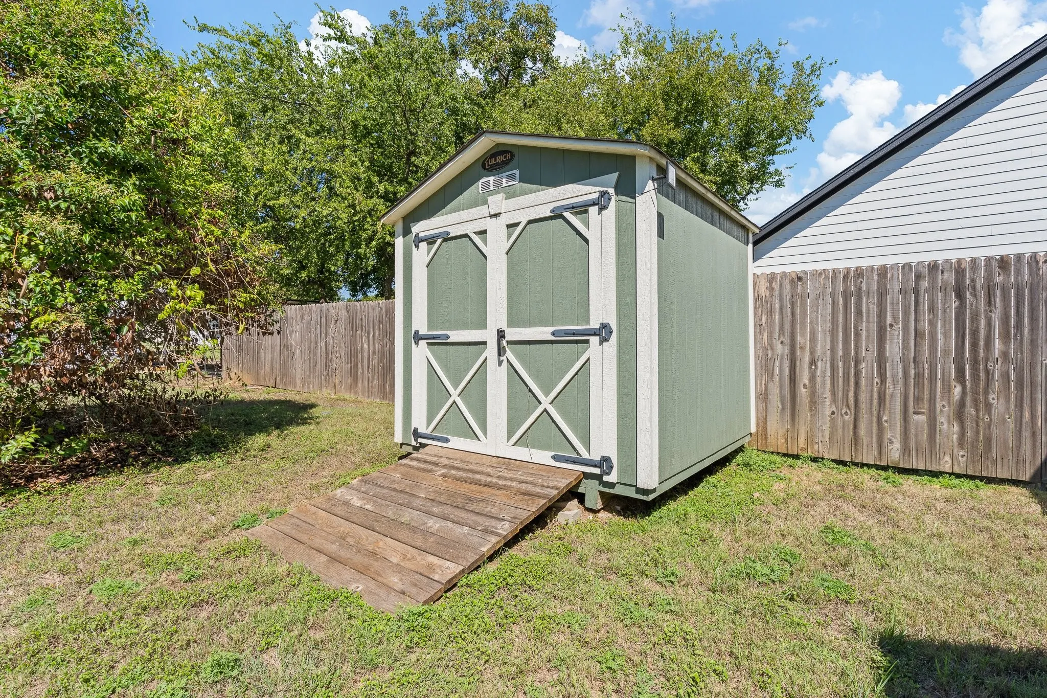 Single Family Residence For Sale in Johnson County , 209 E Allen Avenue, Godley, Texas 76044, 2 Bedroom, 3 Bathroom, Garage spaces, 1,344 Sqft, built in 1940, mls#21405841, Real Estate Agent in Godley, Homes For Sale in Johnson county, Homes For Sale in Godley, Realtor in Godley Texas, Real Estate Brokerage Independent Realty Texas, Luminita Cordes Realtor
