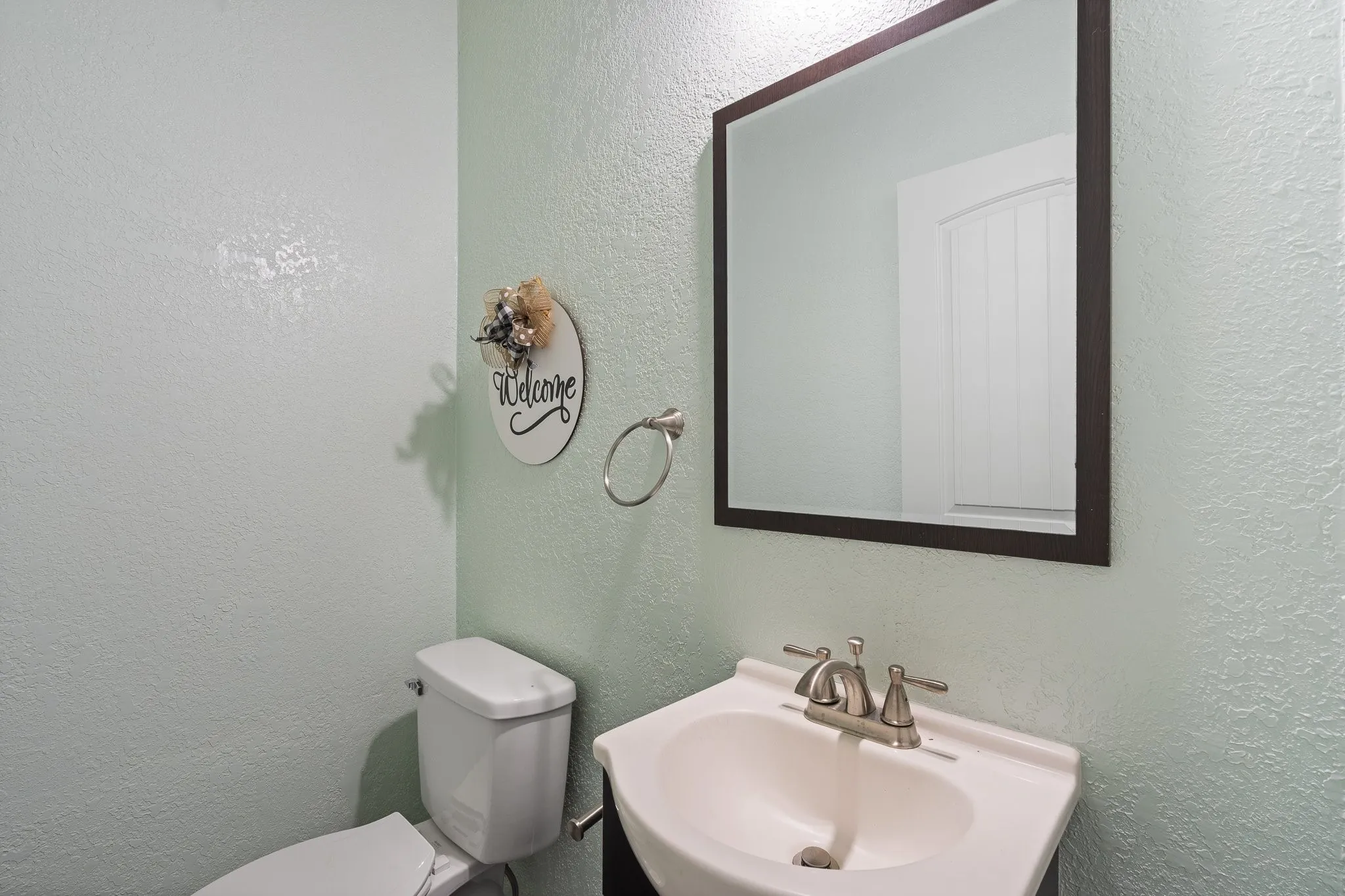 Single Family Residence For Sale in Johnson County , 209 E Allen Avenue, Godley, Texas 76044, 2 Bedroom, 3 Bathroom, Garage spaces, 1,344 Sqft, built in 1940, mls#21405841, Real Estate Agent in Godley, Homes For Sale in Johnson county, Homes For Sale in Godley, Realtor in Godley Texas, Real Estate Brokerage Independent Realty Texas, Luminita Cordes Realtor