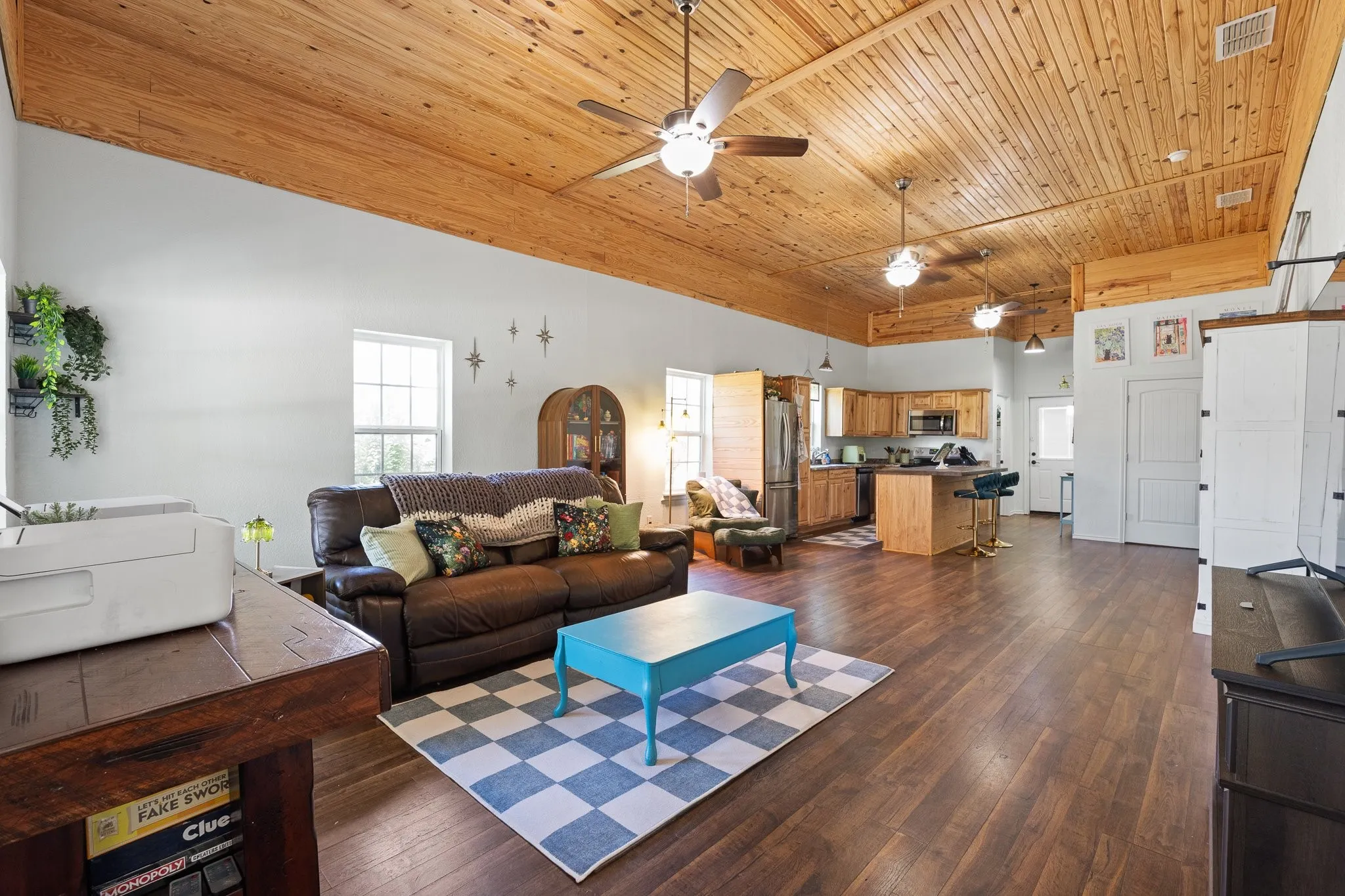 Single Family Residence For Sale in Johnson County , 209 E Allen Avenue, Godley, Texas 76044, 2 Bedroom, 3 Bathroom, Garage spaces, 1,344 Sqft, built in 1940, mls#21405841, Real Estate Agent in Godley, Homes For Sale in Johnson county, Homes For Sale in Godley, Realtor in Godley Texas, Real Estate Brokerage Independent Realty Texas, Luminita Cordes Realtor