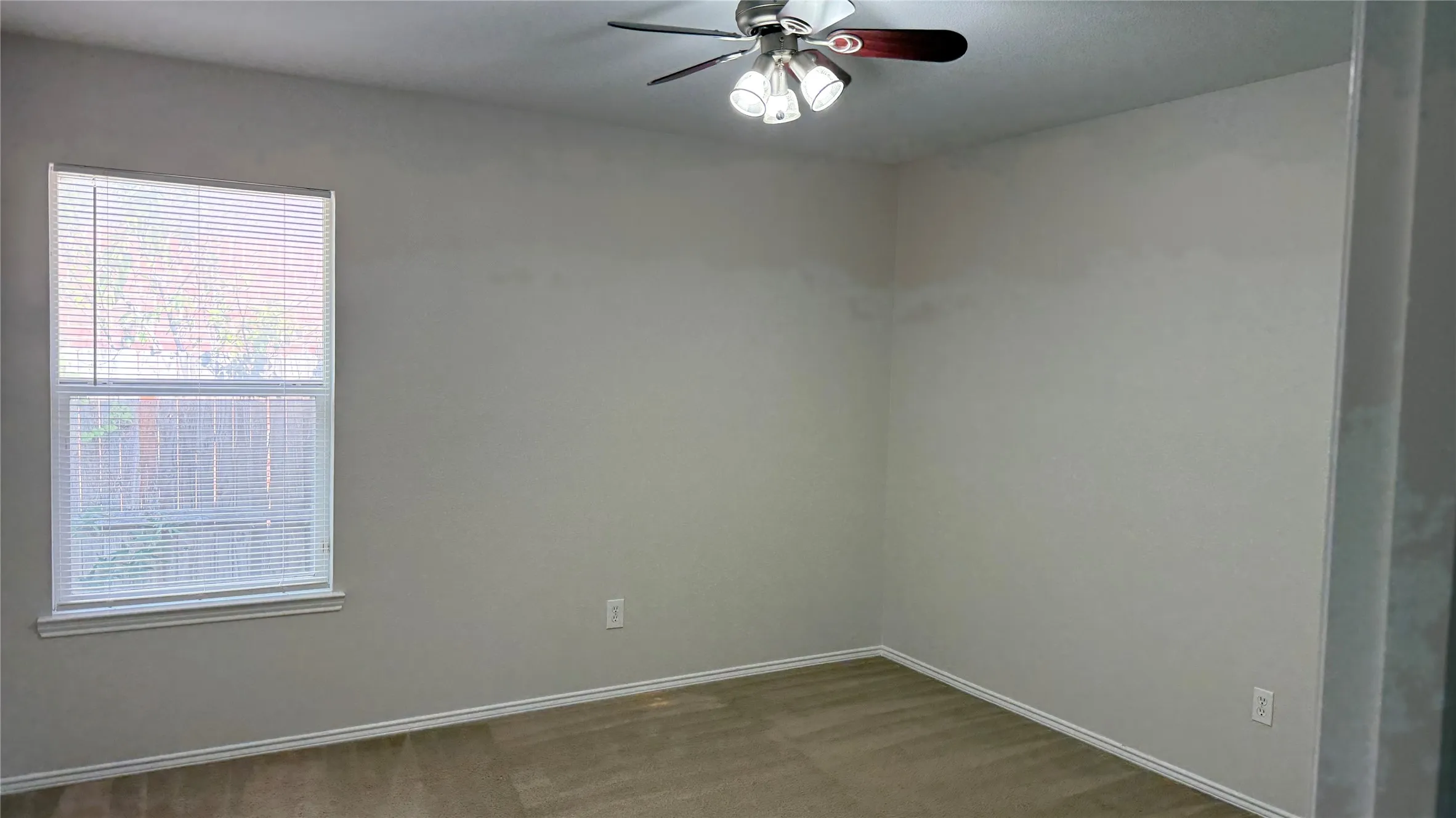 Single Family Residence For Rent in Tarrant County , 12540 Foxpaw Trail, Fort Worth, Texas 76244, 4 Bedroom, 2 Bathroom, 2 Garage spaces, 2,105 Sqft, built in 2007, mls#21406555, Real Estate Agent in Fort Worth, Homes For Rent in Tarrant county, Homes For Rent in Fort Worth, Realtor in Fort Worth Texas, Real Estate Brokerage Independent Realty Texas, Luminita Cordes Realtor
