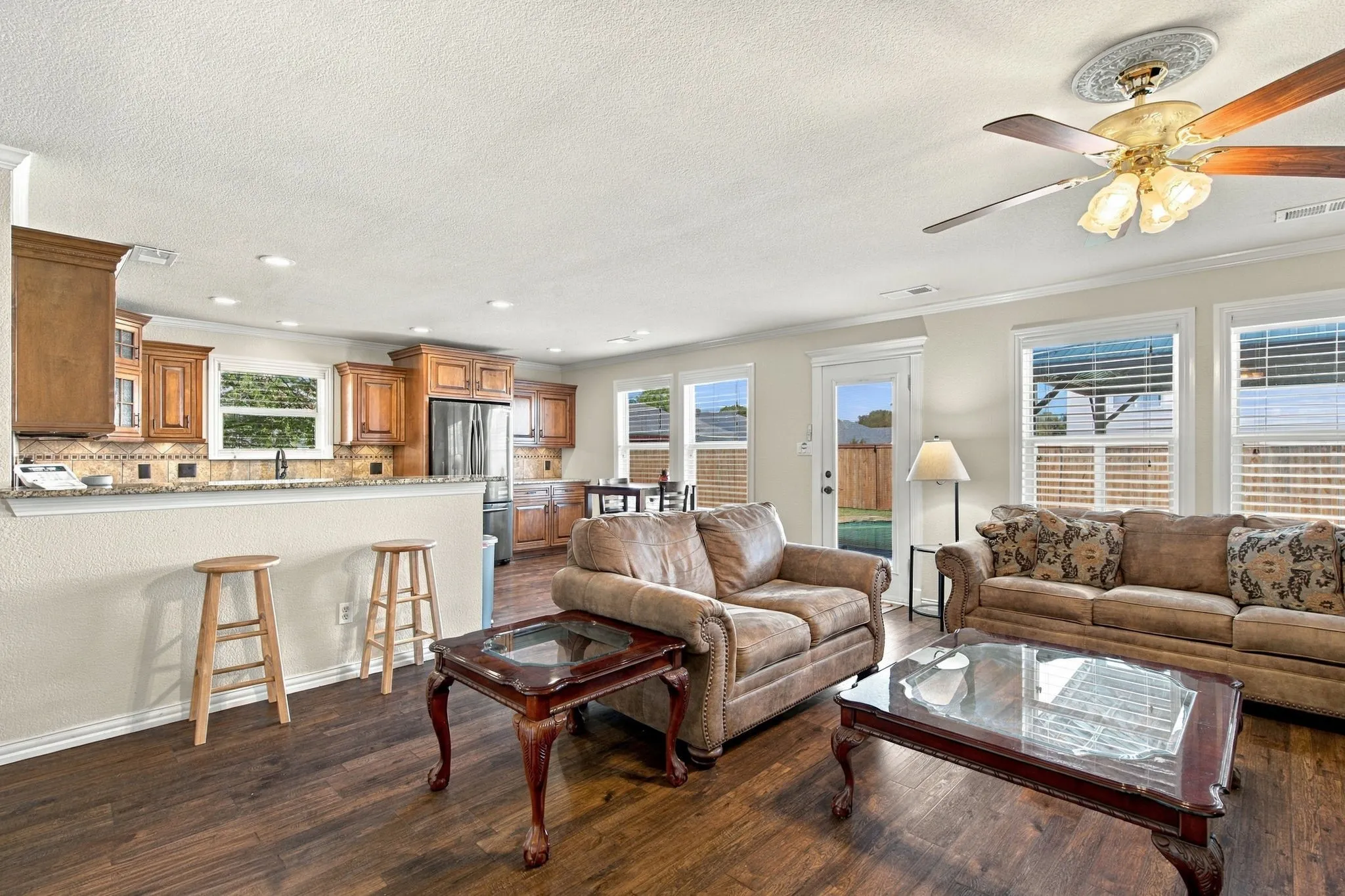 Single Family Residence For Sale in Tarrant County , 9856 Parkmere Drive, Fort Worth, Texas 76108, 4 Bedroom, 3 Bathroom, 2 Garage spaces, 2,740 Sqft, built in 2002, mls#21372317, Real Estate Agent in Fort Worth, Homes For Sale in Tarrant county, Homes For Sale in Fort Worth, Realtor in Fort Worth Texas, Real Estate Brokerage Independent Realty Texas, Luminita Cordes Realtor