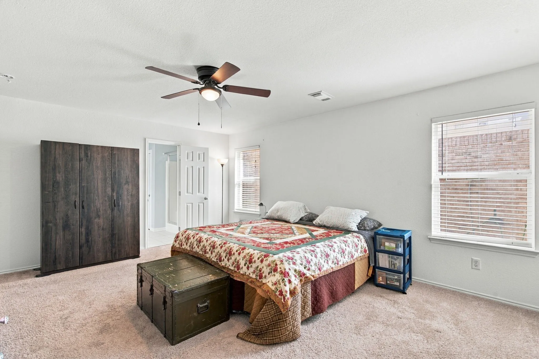 Single Family Residence For Sale in Tarrant County , 9856 Parkmere Drive, Fort Worth, Texas 76108, 4 Bedroom, 3 Bathroom, 2 Garage spaces, 2,740 Sqft, built in 2002, mls#21372317, Real Estate Agent in Fort Worth, Homes For Sale in Tarrant county, Homes For Sale in Fort Worth, Realtor in Fort Worth Texas, Real Estate Brokerage Independent Realty Texas, Luminita Cordes Realtor