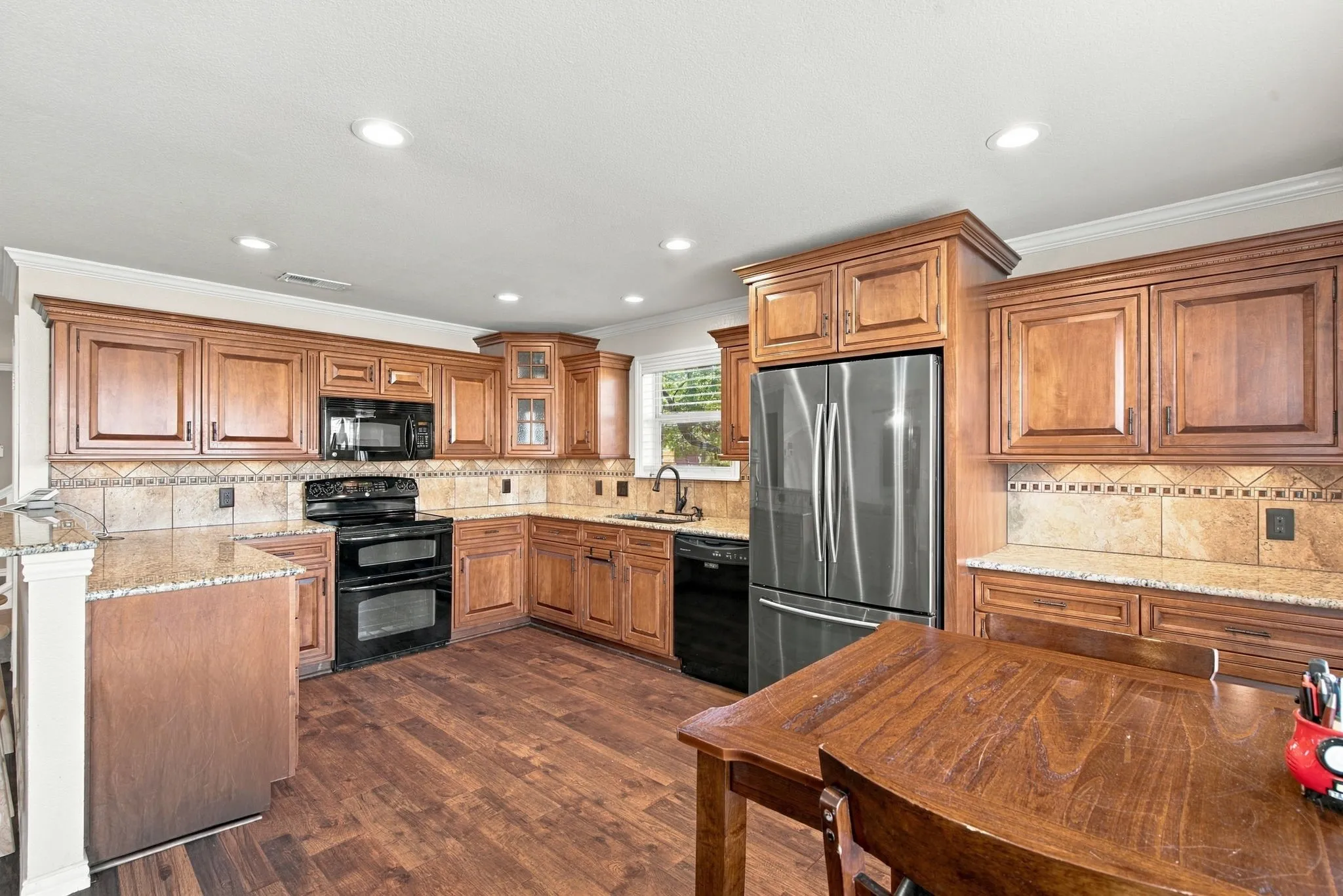 Single Family Residence For Sale in Tarrant County , 9856 Parkmere Drive, Fort Worth, Texas 76108, 4 Bedroom, 3 Bathroom, 2 Garage spaces, 2,740 Sqft, built in 2002, mls#21372317, Real Estate Agent in Fort Worth, Homes For Sale in Tarrant county, Homes For Sale in Fort Worth, Realtor in Fort Worth Texas, Real Estate Brokerage Independent Realty Texas, Luminita Cordes Realtor