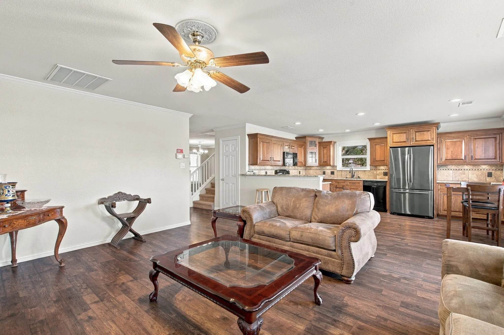 Single Family Residence For Sale in Tarrant County , 9856 Parkmere Drive, Fort Worth, Texas 76108, 4 Bedroom, 3 Bathroom, 2 Garage spaces, 2,740 Sqft, built in 2002, mls#21372317, Real Estate Agent in Fort Worth, Homes For Sale in Tarrant county, Homes For Sale in Fort Worth, Realtor in Fort Worth Texas, Real Estate Brokerage Independent Realty Texas, Luminita Cordes Realtor