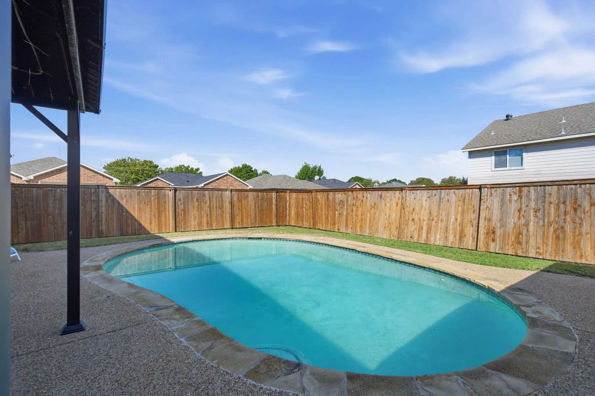 Single Family Residence For Sale in Tarrant County , 9856 Parkmere Drive, Fort Worth, Texas 76108, 4 Bedroom, 3 Bathroom, 2 Garage spaces, 2,740 Sqft, built in 2002, mls#21372317, Real Estate Agent in Fort Worth, Homes For Sale in Tarrant county, Homes For Sale in Fort Worth, Realtor in Fort Worth Texas, Real Estate Brokerage Independent Realty Texas, Luminita Cordes Realtor