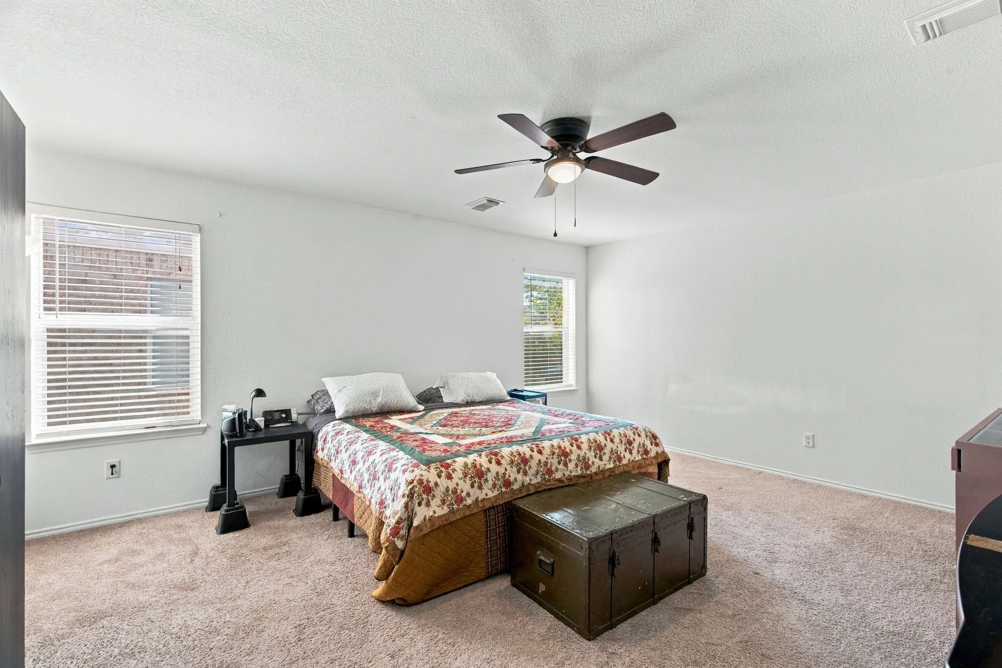 Single Family Residence For Sale in Tarrant County , 9856 Parkmere Drive, Fort Worth, Texas 76108, 4 Bedroom, 3 Bathroom, 2 Garage spaces, 2,740 Sqft, built in 2002, mls#21372317, Real Estate Agent in Fort Worth, Homes For Sale in Tarrant county, Homes For Sale in Fort Worth, Realtor in Fort Worth Texas, Real Estate Brokerage Independent Realty Texas, Luminita Cordes Realtor