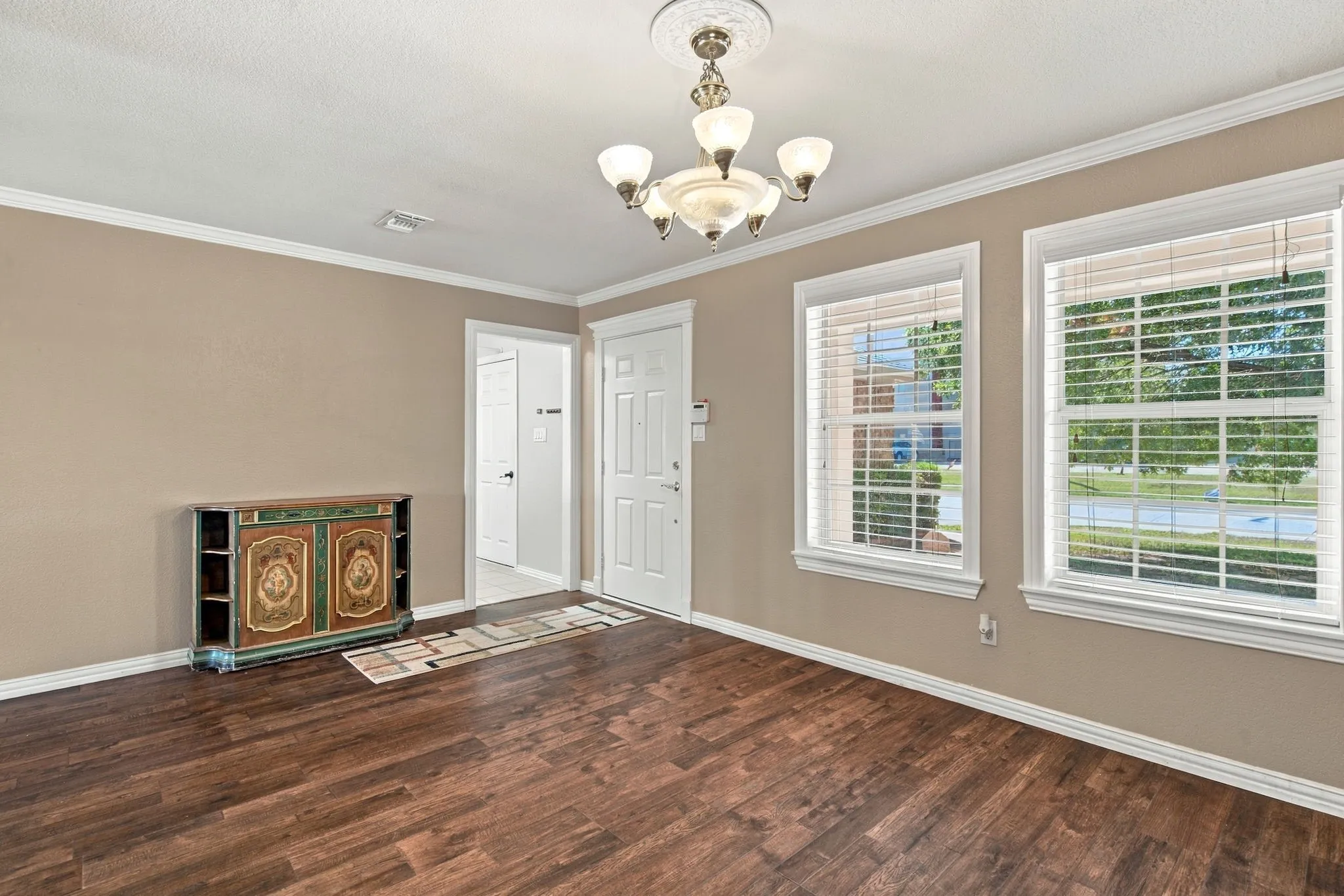 Single Family Residence For Sale in Tarrant County , 9856 Parkmere Drive, Fort Worth, Texas 76108, 4 Bedroom, 3 Bathroom, 2 Garage spaces, 2,740 Sqft, built in 2002, mls#21372317, Real Estate Agent in Fort Worth, Homes For Sale in Tarrant county, Homes For Sale in Fort Worth, Realtor in Fort Worth Texas, Real Estate Brokerage Independent Realty Texas, Luminita Cordes Realtor