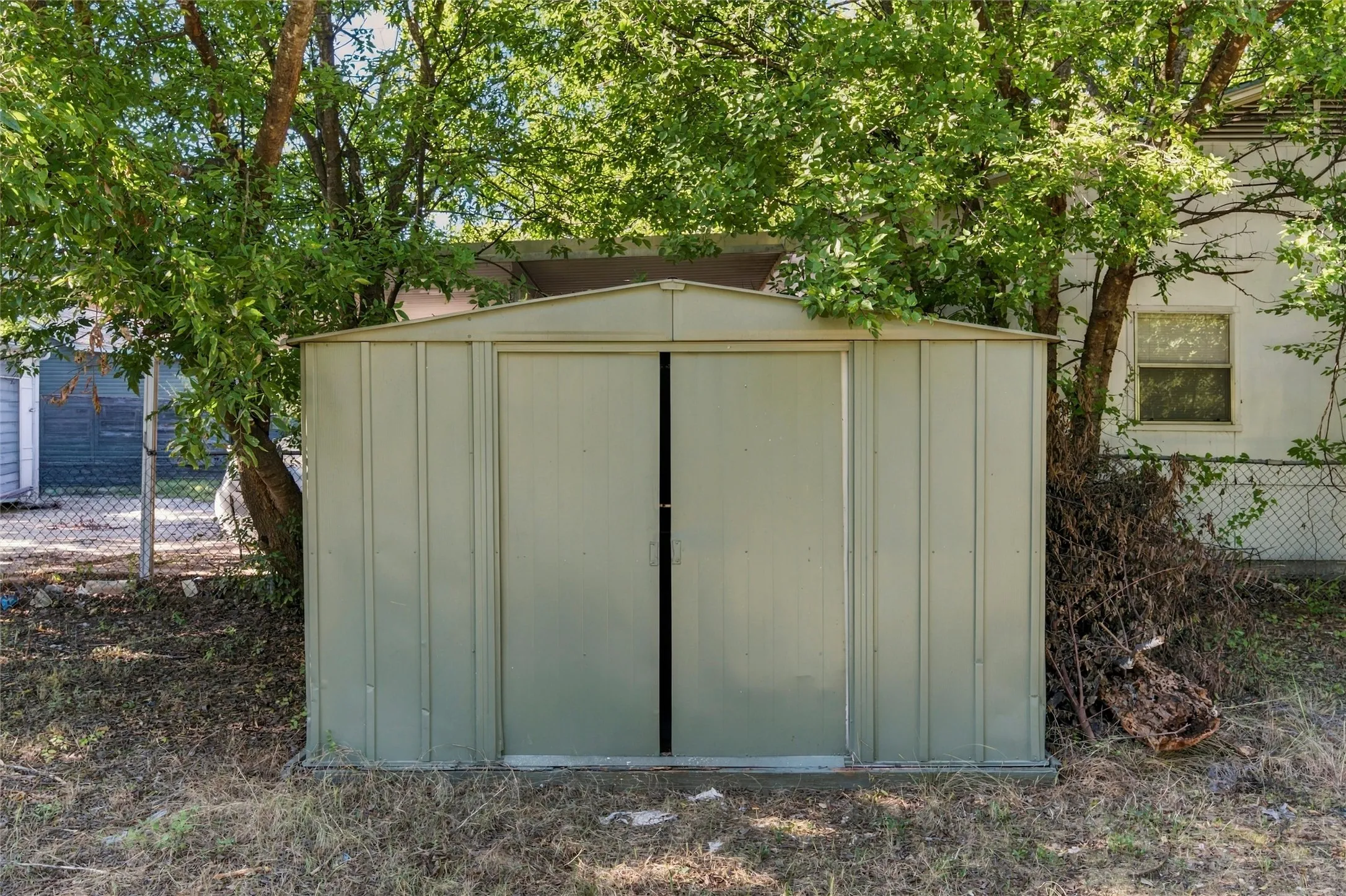 Single Family Residence For Sale in Mc Lennan County , 3301 N 23rd Street, Waco, Texas 76708, 3 Bedroom, 1 Bathroom, Garage spaces, 1,072 Sqft, built in 1949, mls#21406579, Real Estate Agent in Waco, Homes For Sale in Mc Lennan county, Homes For Sale in Waco, Realtor in Waco Texas, Real Estate Brokerage Independent Realty Texas, Luminita Cordes Realtor