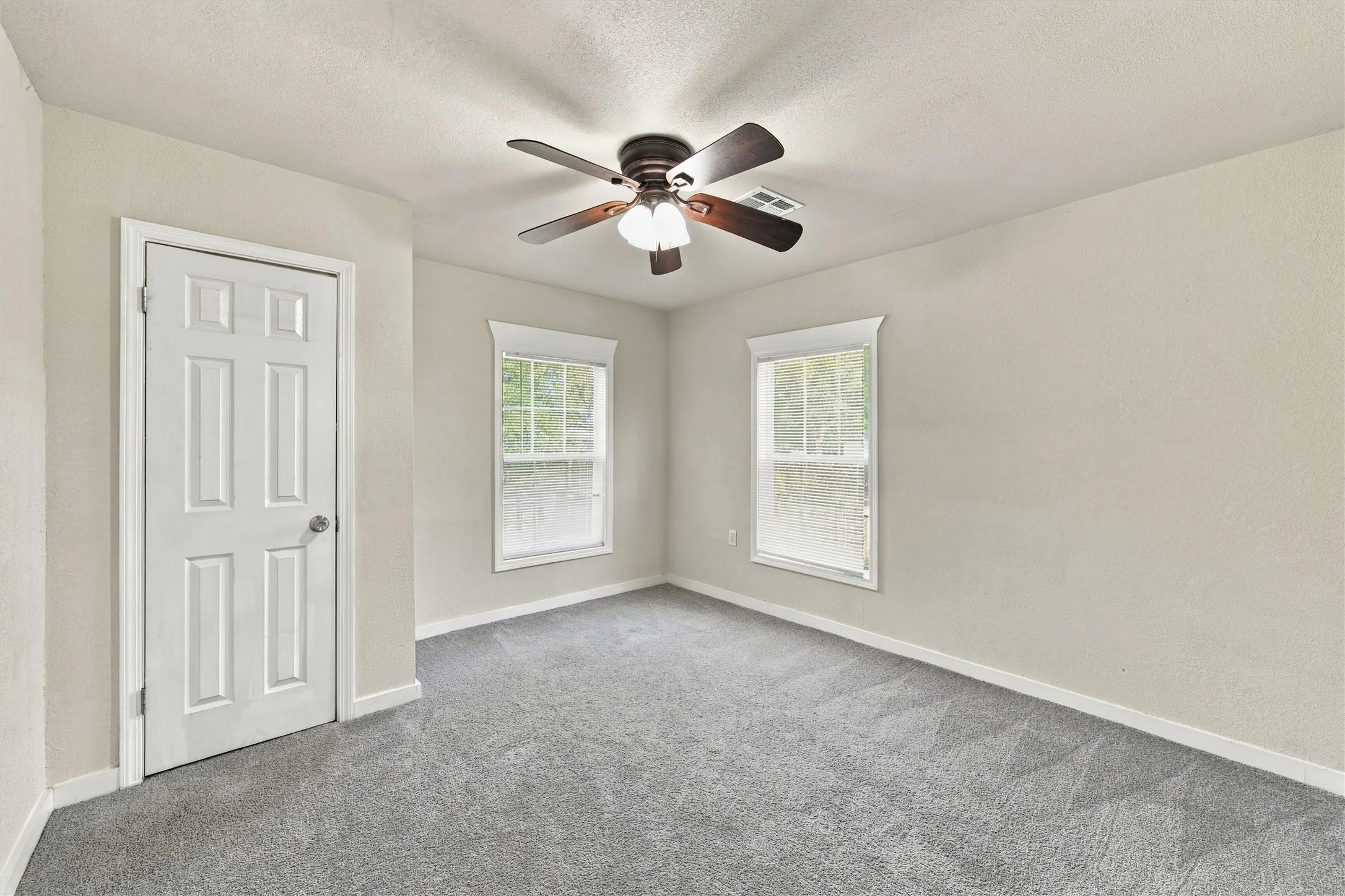 Single Family Residence For Sale in Mc Lennan County , 3301 N 23rd Street, Waco, Texas 76708, 3 Bedroom, 1 Bathroom, Garage spaces, 1,072 Sqft, built in 1949, mls#21406579, Real Estate Agent in Waco, Homes For Sale in Mc Lennan county, Homes For Sale in Waco, Realtor in Waco Texas, Real Estate Brokerage Independent Realty Texas, Luminita Cordes Realtor