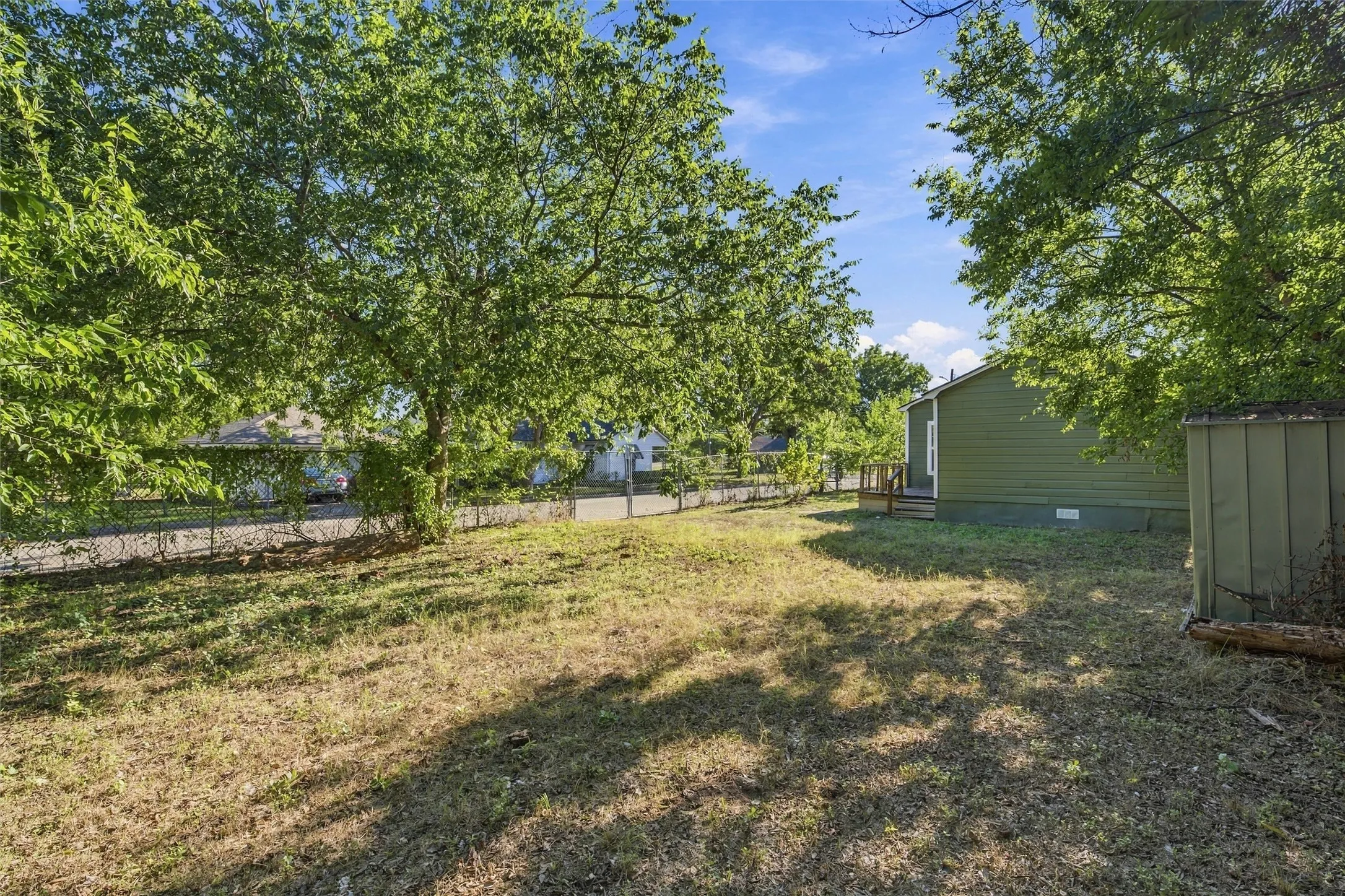 Single Family Residence For Sale in Mc Lennan County , 3301 N 23rd Street, Waco, Texas 76708, 3 Bedroom, 1 Bathroom, Garage spaces, 1,072 Sqft, built in 1949, mls#21406579, Real Estate Agent in Waco, Homes For Sale in Mc Lennan county, Homes For Sale in Waco, Realtor in Waco Texas, Real Estate Brokerage Independent Realty Texas, Luminita Cordes Realtor