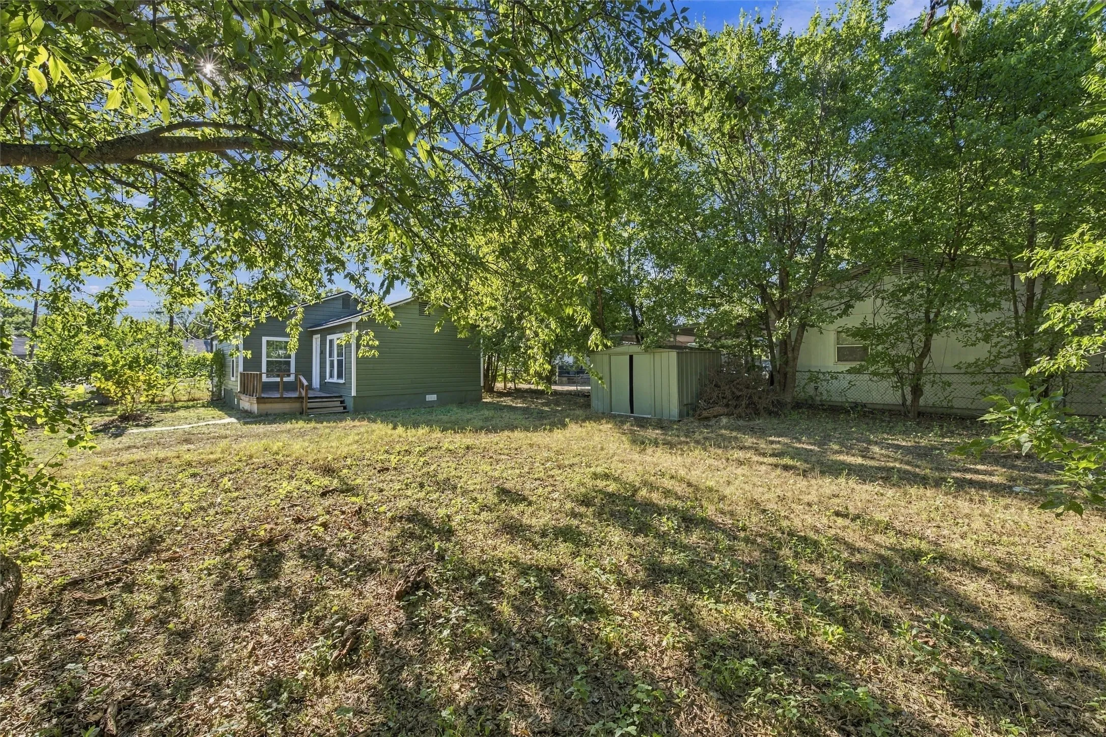 Single Family Residence For Sale in Mc Lennan County , 3301 N 23rd Street, Waco, Texas 76708, 3 Bedroom, 1 Bathroom, Garage spaces, 1,072 Sqft, built in 1949, mls#21406579, Real Estate Agent in Waco, Homes For Sale in Mc Lennan county, Homes For Sale in Waco, Realtor in Waco Texas, Real Estate Brokerage Independent Realty Texas, Luminita Cordes Realtor