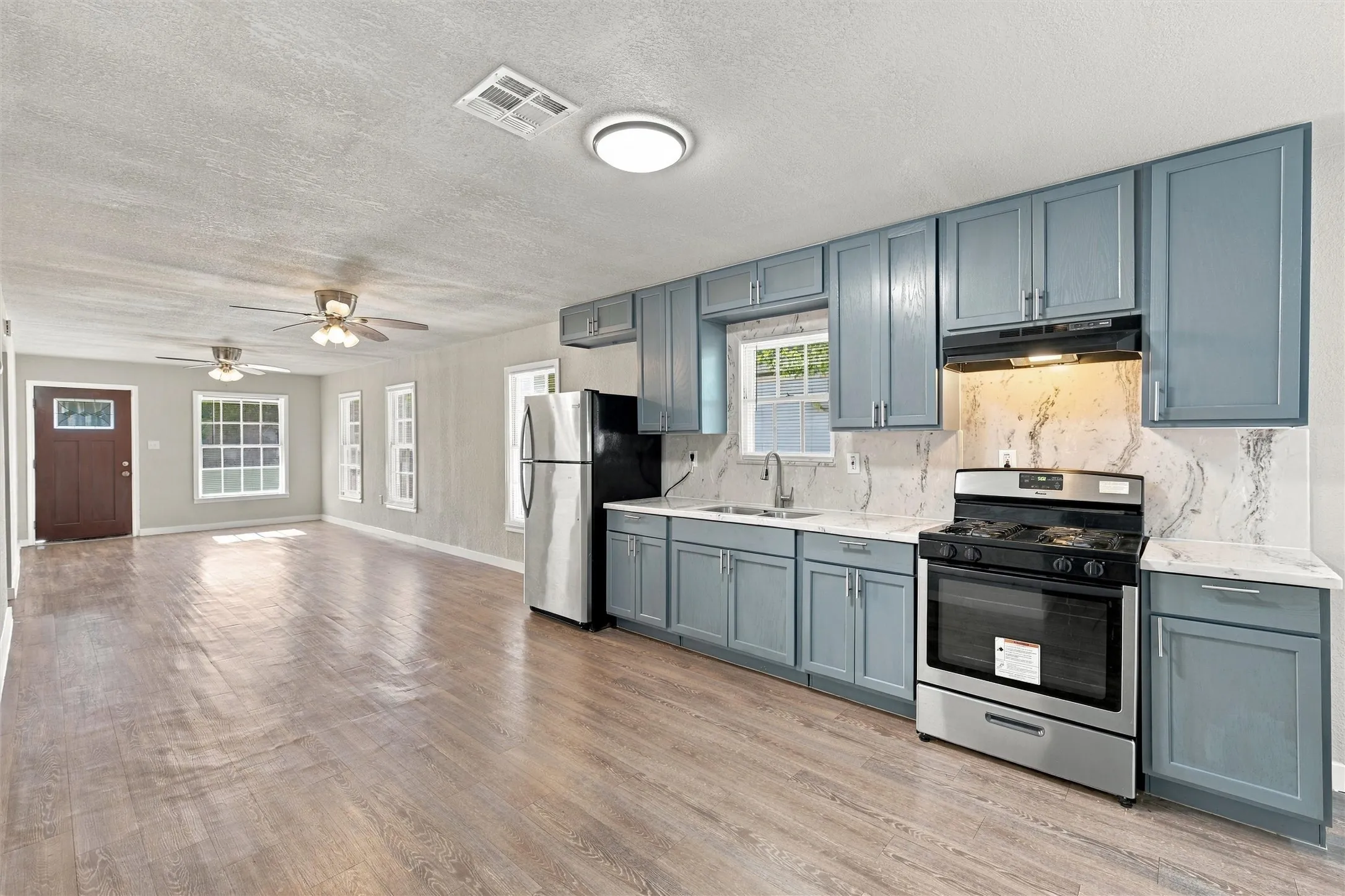 Single Family Residence For Sale in Mc Lennan County , 3301 N 23rd Street, Waco, Texas 76708, 3 Bedroom, 1 Bathroom, Garage spaces, 1,072 Sqft, built in 1949, mls#21406579, Real Estate Agent in Waco, Homes For Sale in Mc Lennan county, Homes For Sale in Waco, Realtor in Waco Texas, Real Estate Brokerage Independent Realty Texas, Luminita Cordes Realtor