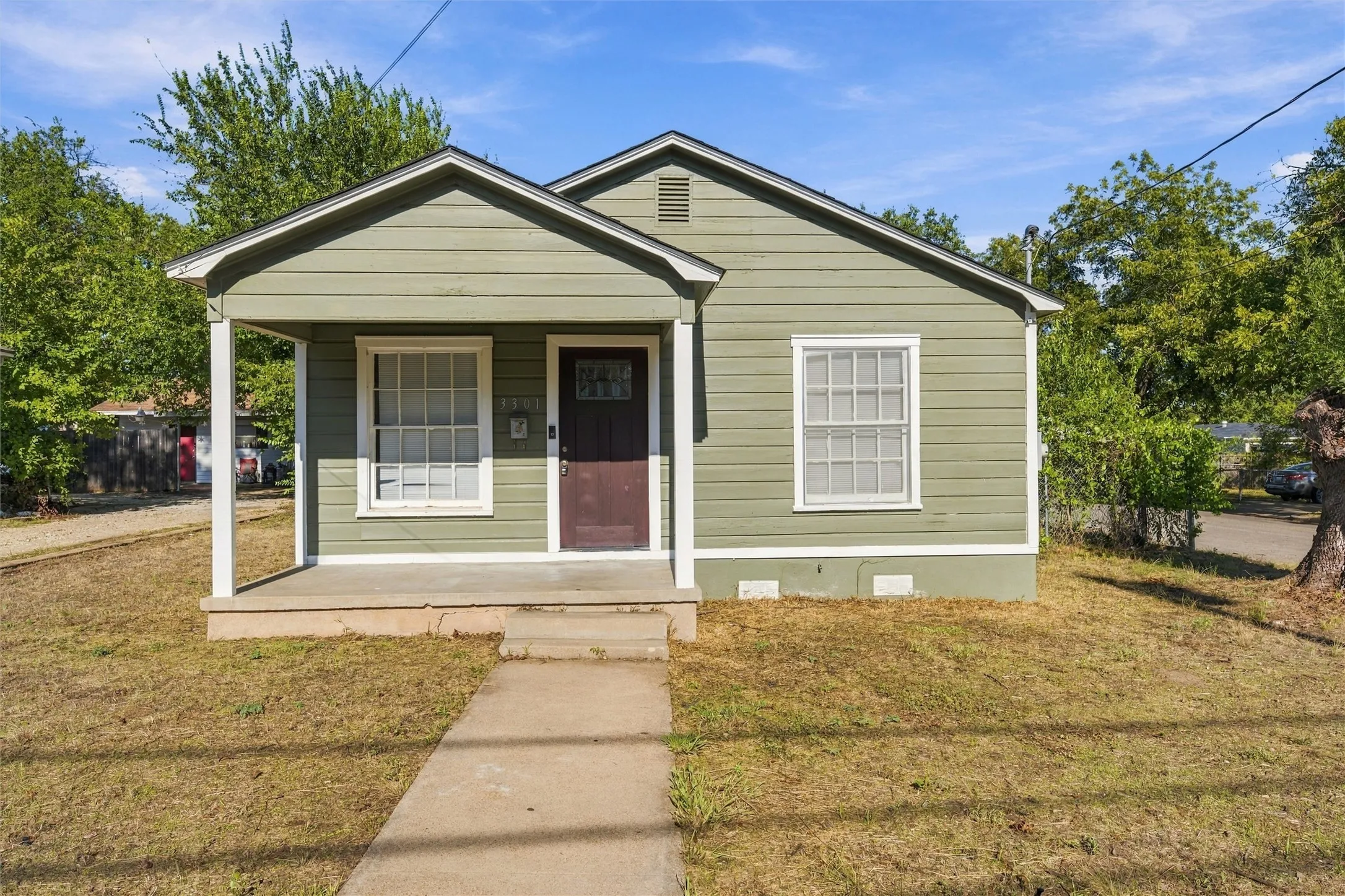 Single Family Residence For Sale in Mc Lennan County , 3301 N 23rd Street, Waco, Texas 76708, 3 Bedroom, 1 Bathroom, Garage spaces, 1,072 Sqft, built in 1949, mls#21406579, Real Estate Agent in Waco, Homes For Sale in Mc Lennan county, Homes For Sale in Waco, Realtor in Waco Texas, Real Estate Brokerage Independent Realty Texas, Luminita Cordes Realtor