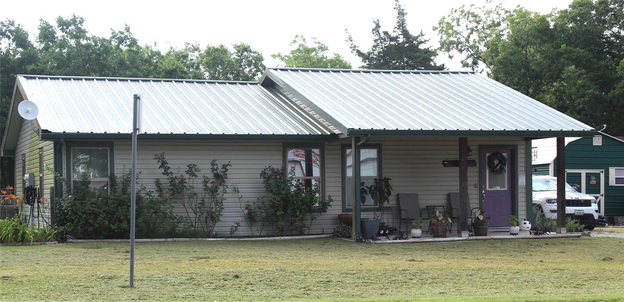 Single Family Residence For Sale in Fannin County , 402 Cleveland Street, Bailey, Texas 75452, 3 Bedroom, 2 Bathroom, Garage spaces, 1,235 Sqft, built in 2019, mls#21406143, Real Estate Agent in Bailey, Homes For Sale in Fannin county, Homes For Sale in Bailey, Realtor in Bailey Texas, Real Estate Brokerage Independent Realty Texas, Luminita Cordes Realtor