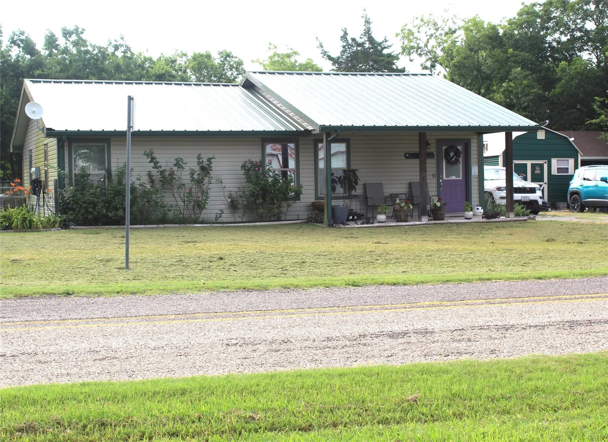 Single Family Residence For Sale in Fannin County , 402 Cleveland Street, Bailey, Texas 75452, 3 Bedroom, 2 Bathroom, Garage spaces, 1,235 Sqft, built in 2019, mls#21406143, Real Estate Agent in Bailey, Homes For Sale in Fannin county, Homes For Sale in Bailey, Realtor in Bailey Texas, Real Estate Brokerage Independent Realty Texas, Luminita Cordes Realtor