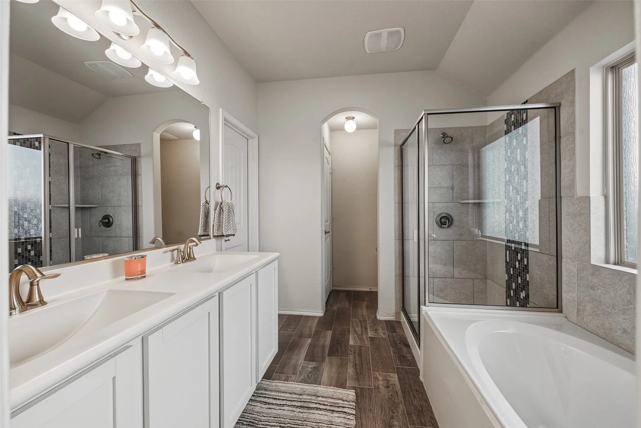 Single Family Residence For Sale in Tarrant County , 5833 Dew Plant Way, Fort Worth, Texas 76123, 3 Bedroom, 2 Bathroom, 2 Garage spaces, 1,473 Sqft, built in 2018, mls#21400957, Real Estate Agent in Fort Worth, Homes For Sale in Tarrant county, Homes For Sale in Fort Worth, Realtor in Fort Worth Texas, Real Estate Brokerage Independent Realty Texas, Luminita Cordes Realtor