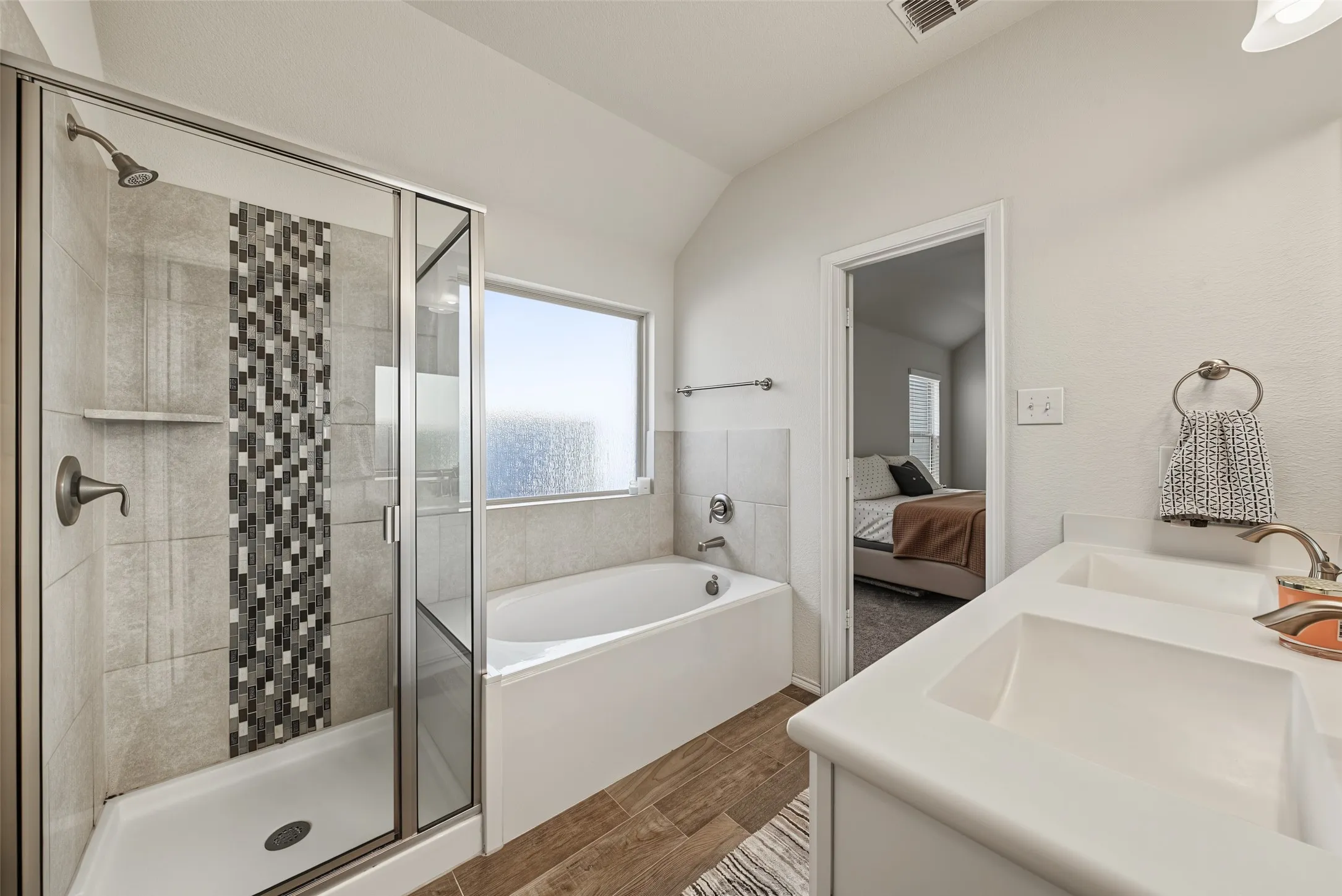 Single Family Residence For Sale in Tarrant County , 5833 Dew Plant Way, Fort Worth, Texas 76123, 3 Bedroom, 2 Bathroom, 2 Garage spaces, 1,473 Sqft, built in 2018, mls#21400957, Real Estate Agent in Fort Worth, Homes For Sale in Tarrant county, Homes For Sale in Fort Worth, Realtor in Fort Worth Texas, Real Estate Brokerage Independent Realty Texas, Luminita Cordes Realtor