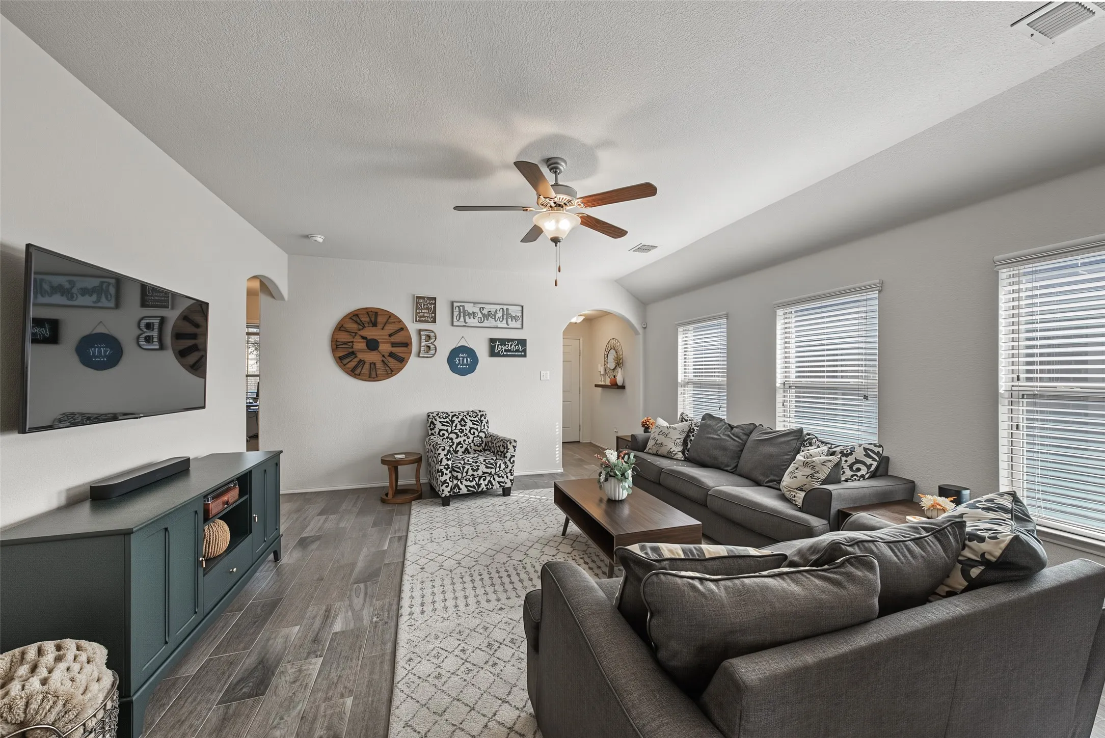 Single Family Residence For Sale in Tarrant County , 5833 Dew Plant Way, Fort Worth, Texas 76123, 3 Bedroom, 2 Bathroom, 2 Garage spaces, 1,473 Sqft, built in 2018, mls#21400957, Real Estate Agent in Fort Worth, Homes For Sale in Tarrant county, Homes For Sale in Fort Worth, Realtor in Fort Worth Texas, Real Estate Brokerage Independent Realty Texas, Luminita Cordes Realtor