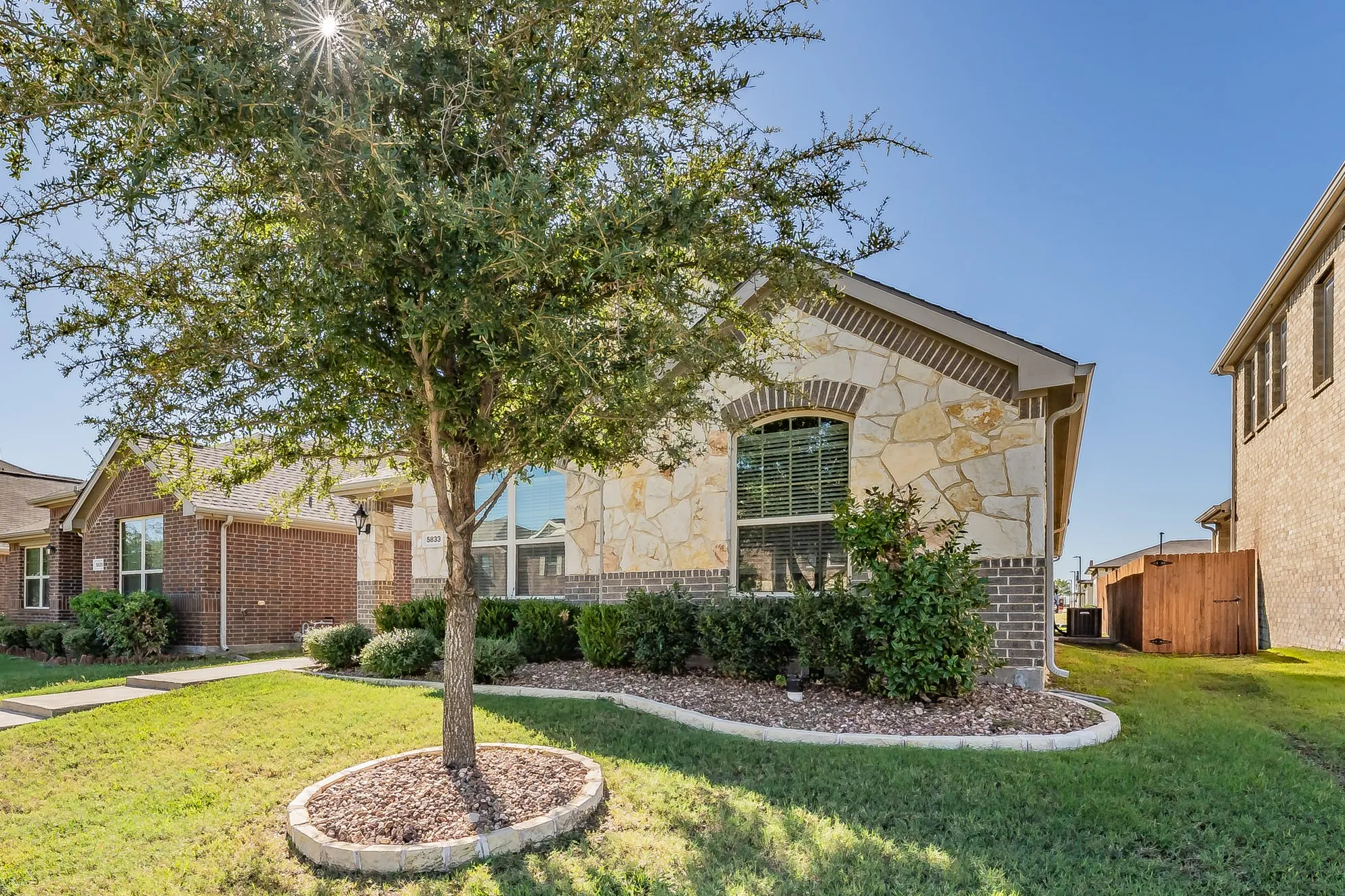 Single Family Residence For Sale in Tarrant County , 5833 Dew Plant Way, Fort Worth, Texas 76123, 3 Bedroom, 2 Bathroom, 2 Garage spaces, 1,473 Sqft, built in 2018, mls#21400957, Real Estate Agent in Fort Worth, Homes For Sale in Tarrant county, Homes For Sale in Fort Worth, Realtor in Fort Worth Texas, Real Estate Brokerage Independent Realty Texas, Luminita Cordes Realtor