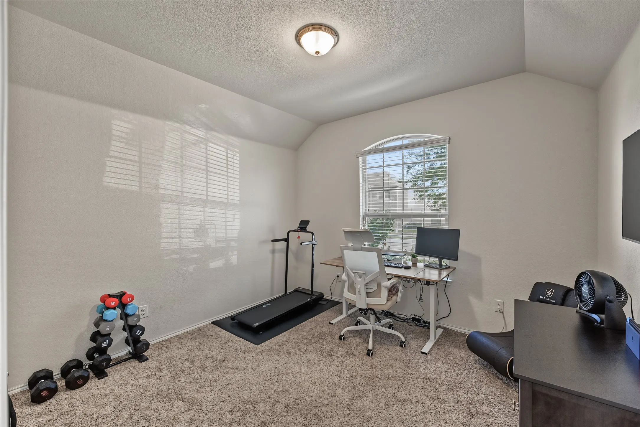 Single Family Residence For Sale in Tarrant County , 5833 Dew Plant Way, Fort Worth, Texas 76123, 3 Bedroom, 2 Bathroom, 2 Garage spaces, 1,473 Sqft, built in 2018, mls#21400957, Real Estate Agent in Fort Worth, Homes For Sale in Tarrant county, Homes For Sale in Fort Worth, Realtor in Fort Worth Texas, Real Estate Brokerage Independent Realty Texas, Luminita Cordes Realtor