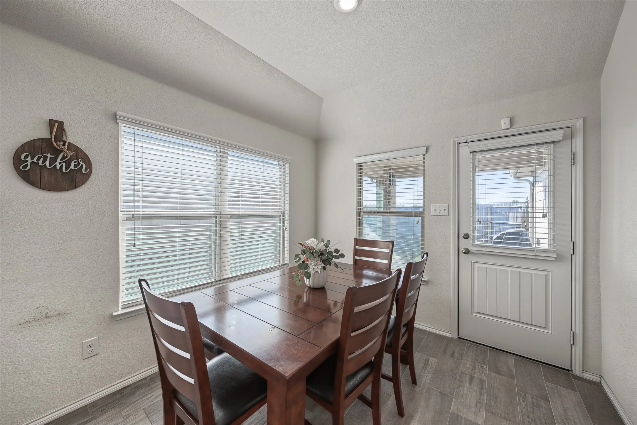 Single Family Residence For Sale in Tarrant County , 5833 Dew Plant Way, Fort Worth, Texas 76123, 3 Bedroom, 2 Bathroom, 2 Garage spaces, 1,473 Sqft, built in 2018, mls#21400957, Real Estate Agent in Fort Worth, Homes For Sale in Tarrant county, Homes For Sale in Fort Worth, Realtor in Fort Worth Texas, Real Estate Brokerage Independent Realty Texas, Luminita Cordes Realtor